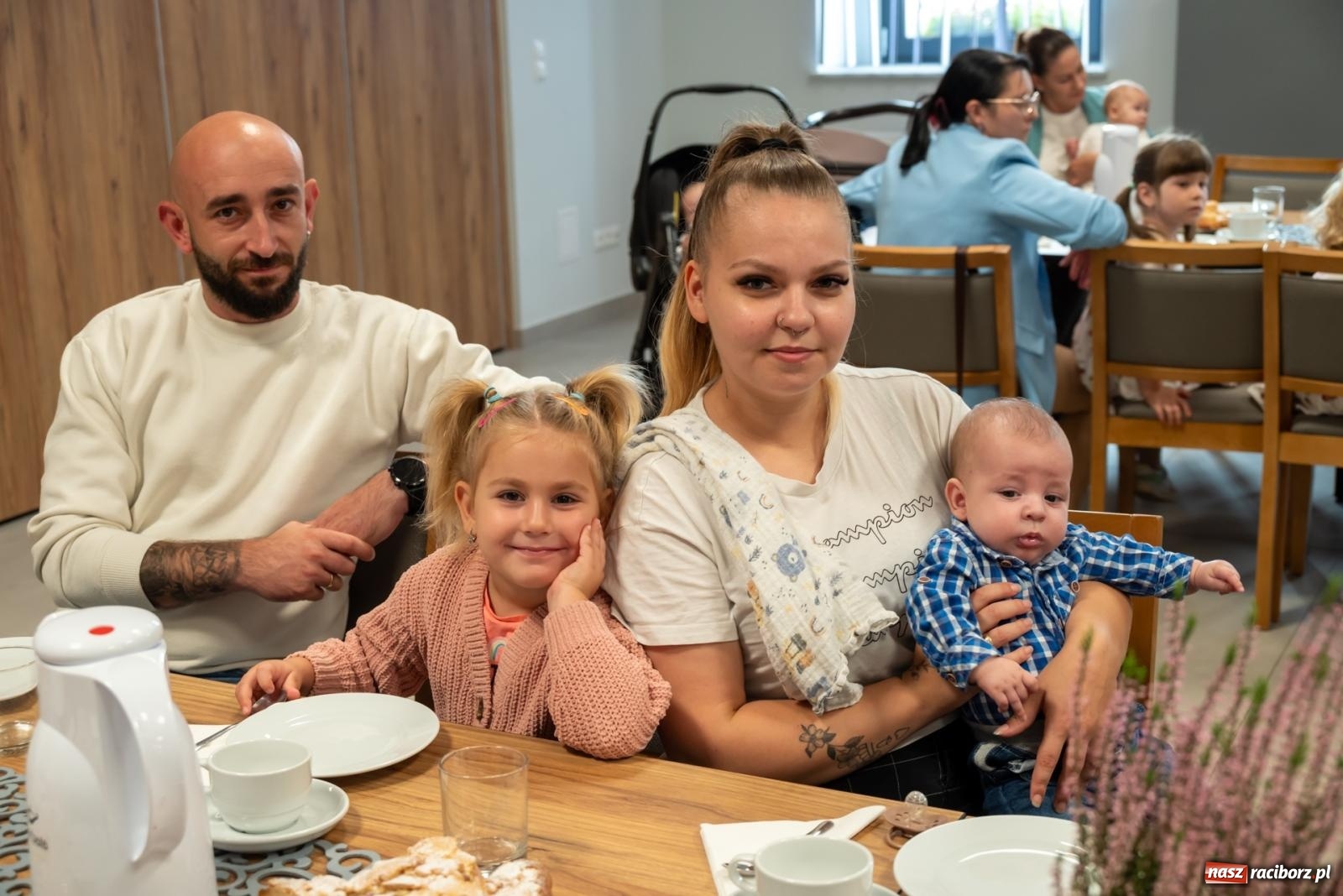 Zdjęcie w galerii na portalu naszraciborz.pl: W Tworkowie przywitano najmłodszych mieszkańców gminy Krzyżanowice wiadomości z regionu