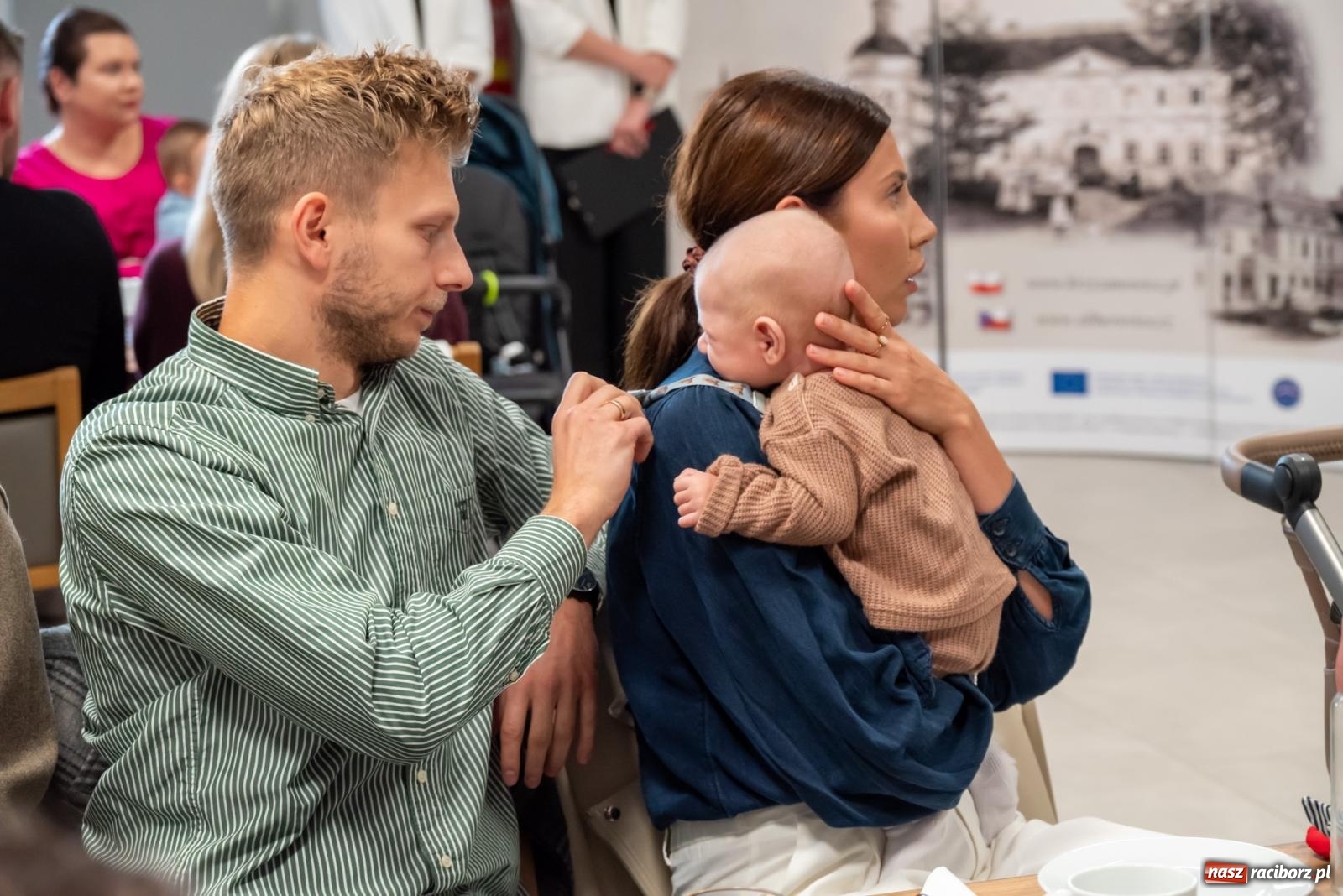 Zdjęcie w galerii na portalu naszraciborz.pl: W Tworkowie przywitano najmłodszych mieszkańców gminy Krzyżanowice wiadomości z regionu