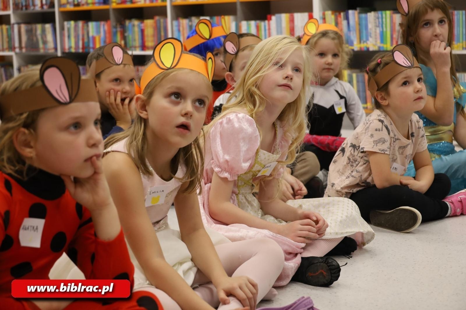 Zdjęcie w galerii na portalu naszraciborz.pl: Urodziny Kubusia Puchatka w raciborskiej bibliotece wiadomości z regionu
