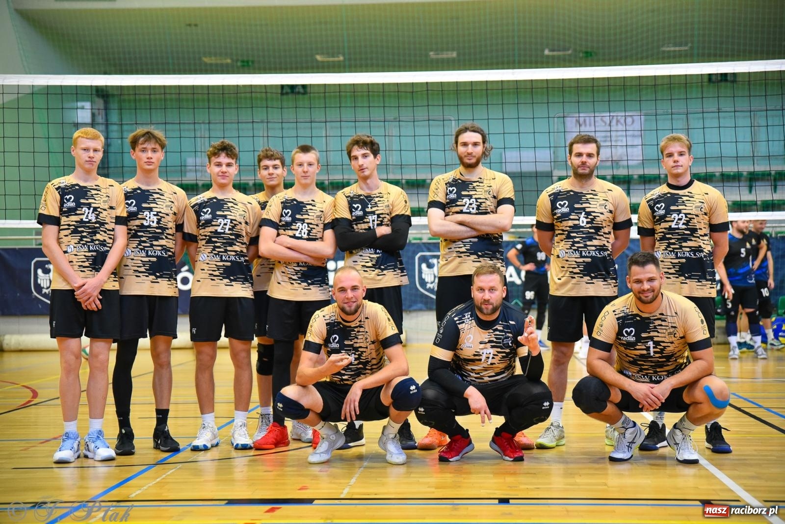 Zdjęcie w galerii na portalu naszraciborz.pl: Siatkarski Turniej Charytatywny w Raciborzu – sport i serca dla Sebastiana wiadomości z regionu