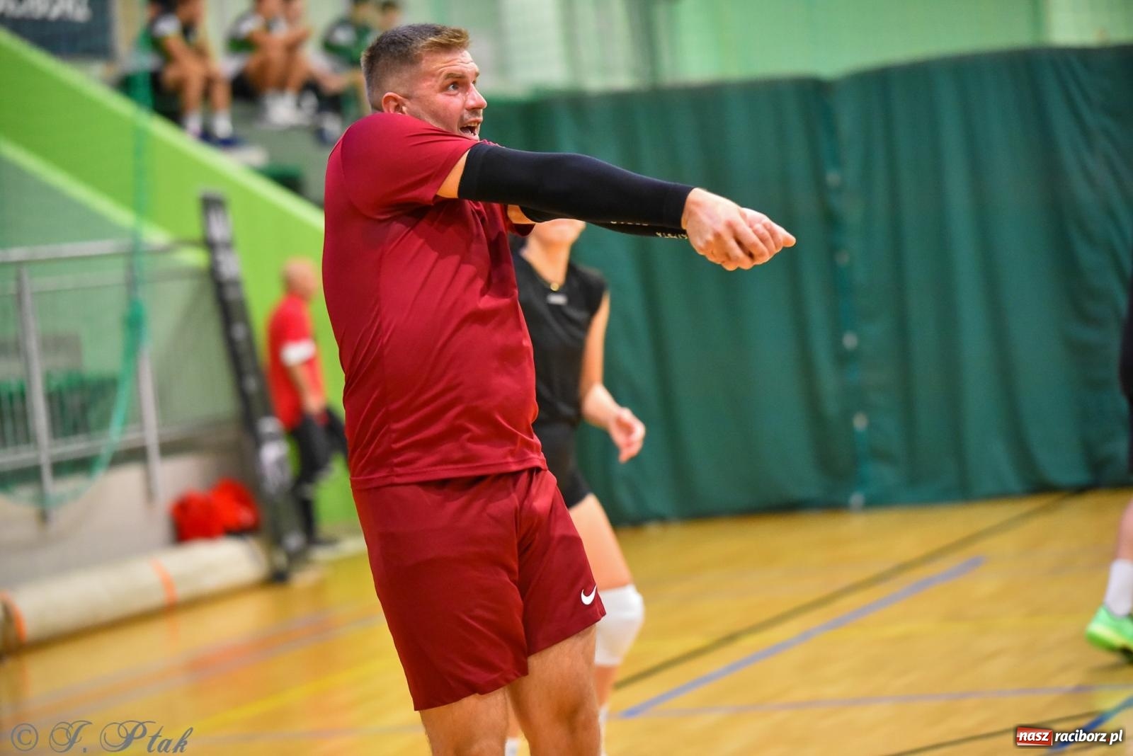 Zdjęcie w galerii na portalu naszraciborz.pl: Siatkarski Turniej Charytatywny w Raciborzu – sport i serca dla Sebastiana wiadomości z regionu