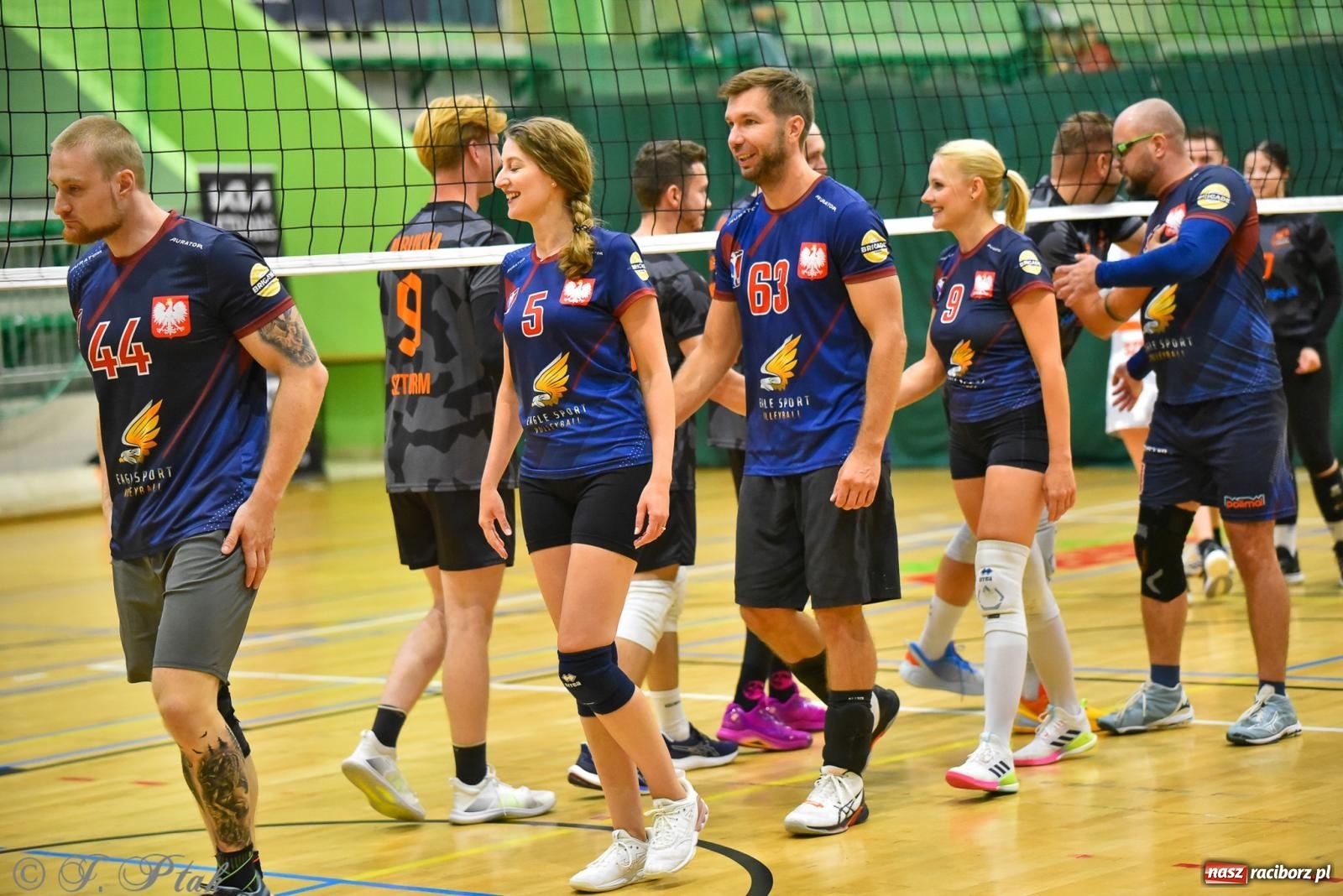Zdjęcie w galerii na portalu naszraciborz.pl: Siatkarski Turniej Charytatywny w Raciborzu – sport i serca dla Sebastiana wiadomości z regionu