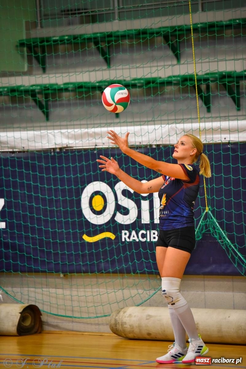 Zdjęcie w galerii na portalu naszraciborz.pl: Siatkarski Turniej Charytatywny w Raciborzu – sport i serca dla Sebastiana wiadomości z regionu