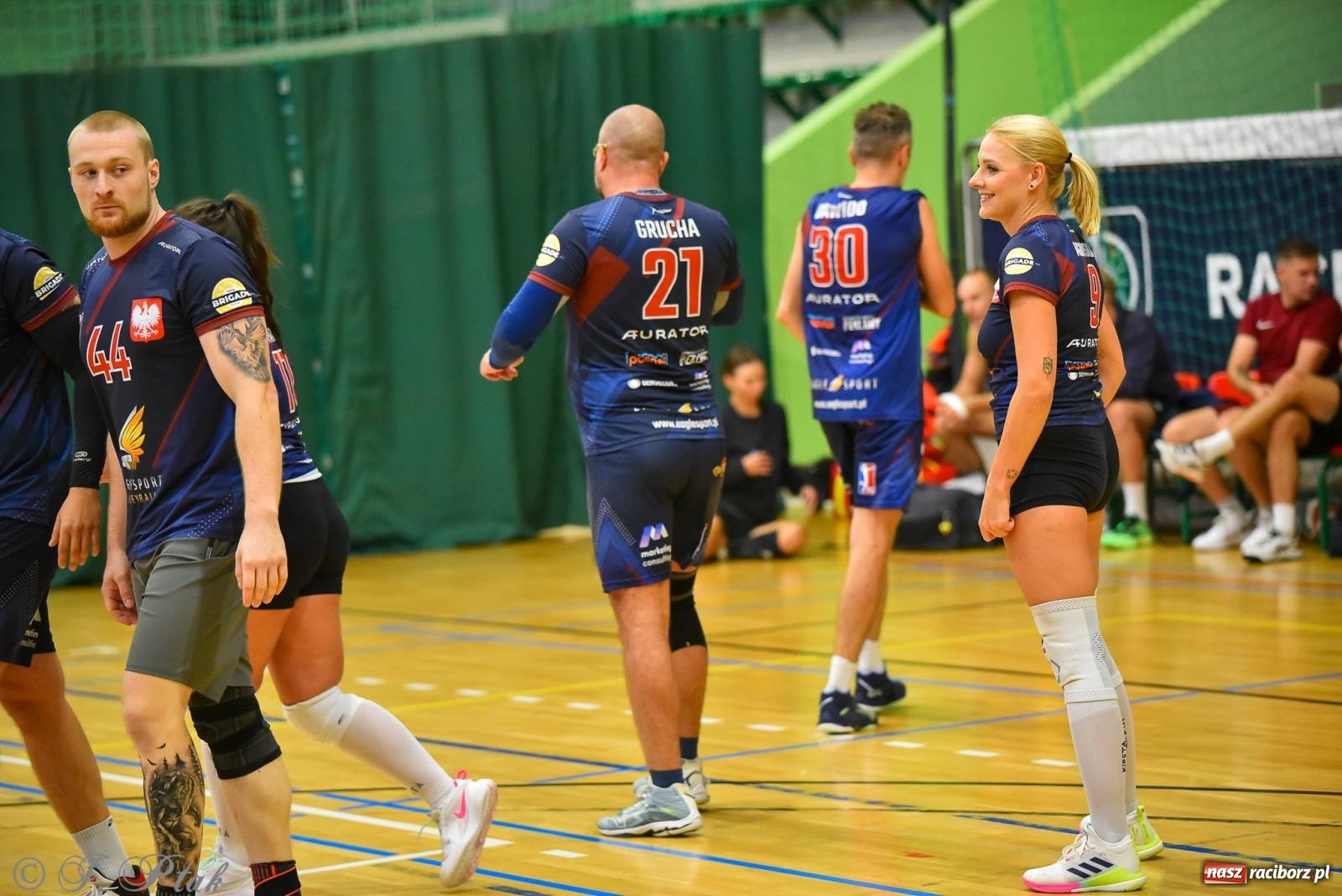 Zdjęcie w galerii na portalu naszraciborz.pl: Siatkarski Turniej Charytatywny w Raciborzu – sport i serca dla Sebastiana wiadomości z regionu