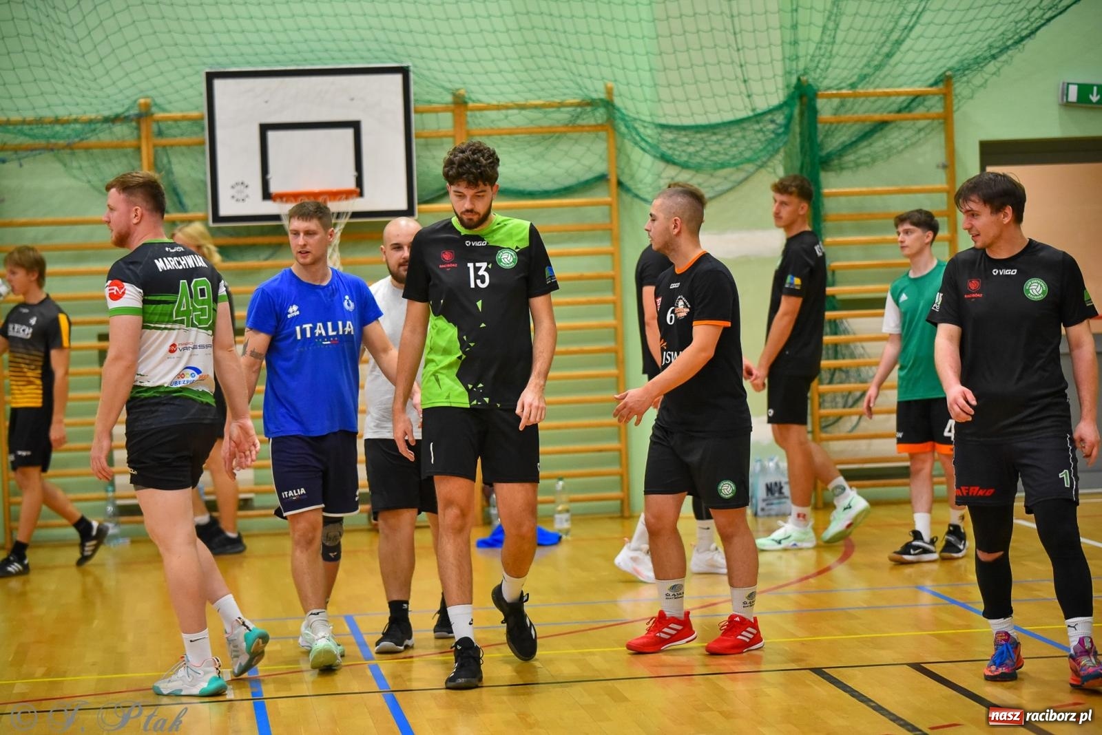 Zdjęcie w galerii na portalu naszraciborz.pl: Siatkarski Turniej Charytatywny w Raciborzu – sport i serca dla Sebastiana wiadomości z regionu