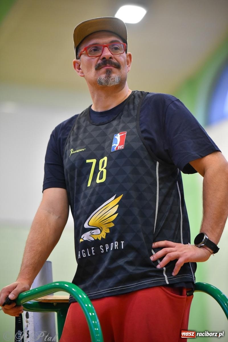 Zdjęcie w galerii na portalu naszraciborz.pl: Siatkarski Turniej Charytatywny w Raciborzu – sport i serca dla Sebastiana wiadomości z regionu