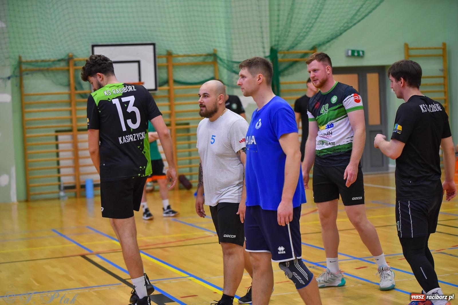 Zdjęcie w galerii na portalu naszraciborz.pl: Siatkarski Turniej Charytatywny w Raciborzu – sport i serca dla Sebastiana wiadomości z regionu