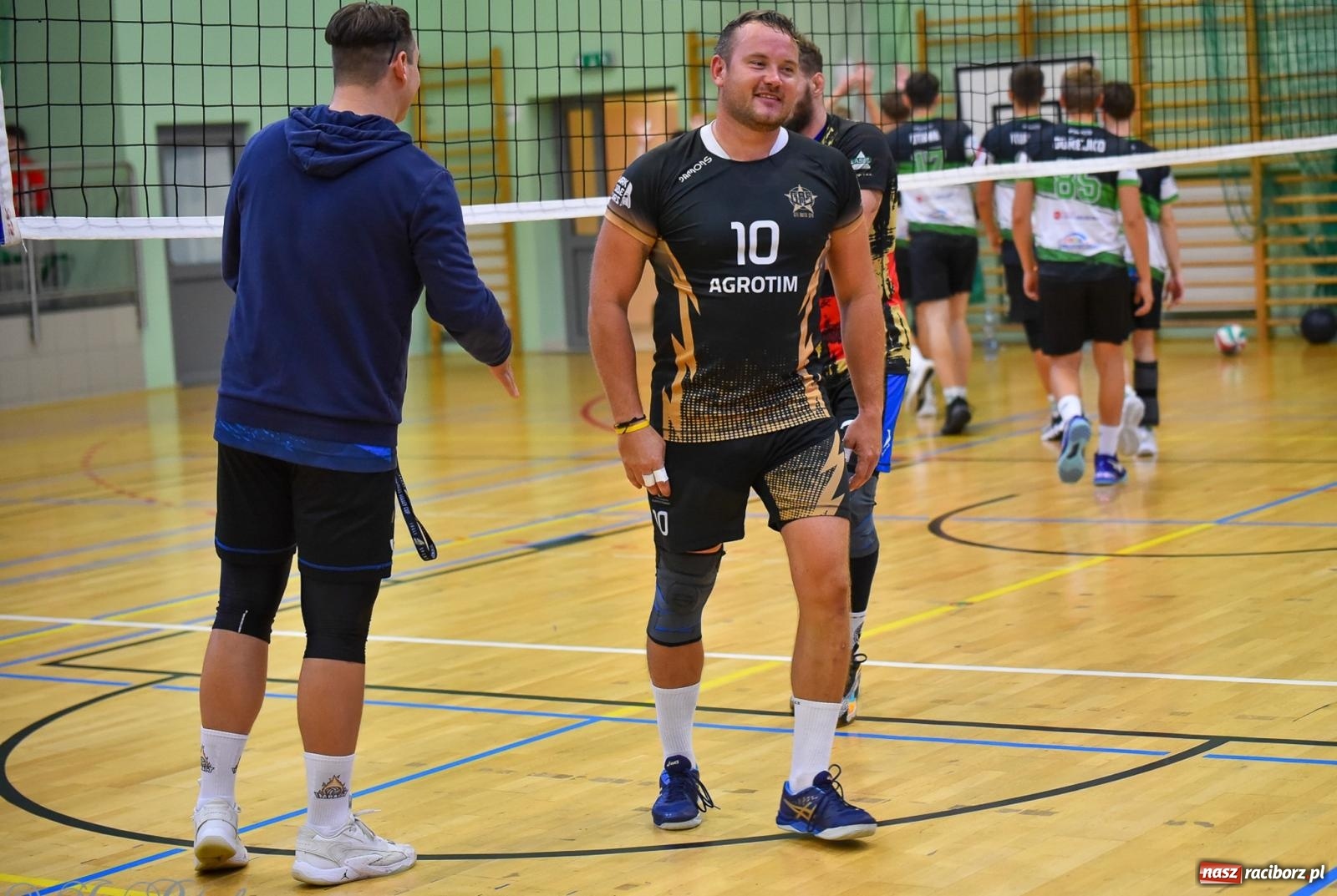 Zdjęcie w galerii na portalu naszraciborz.pl: Siatkarski Turniej Charytatywny w Raciborzu – sport i serca dla Sebastiana wiadomości z regionu