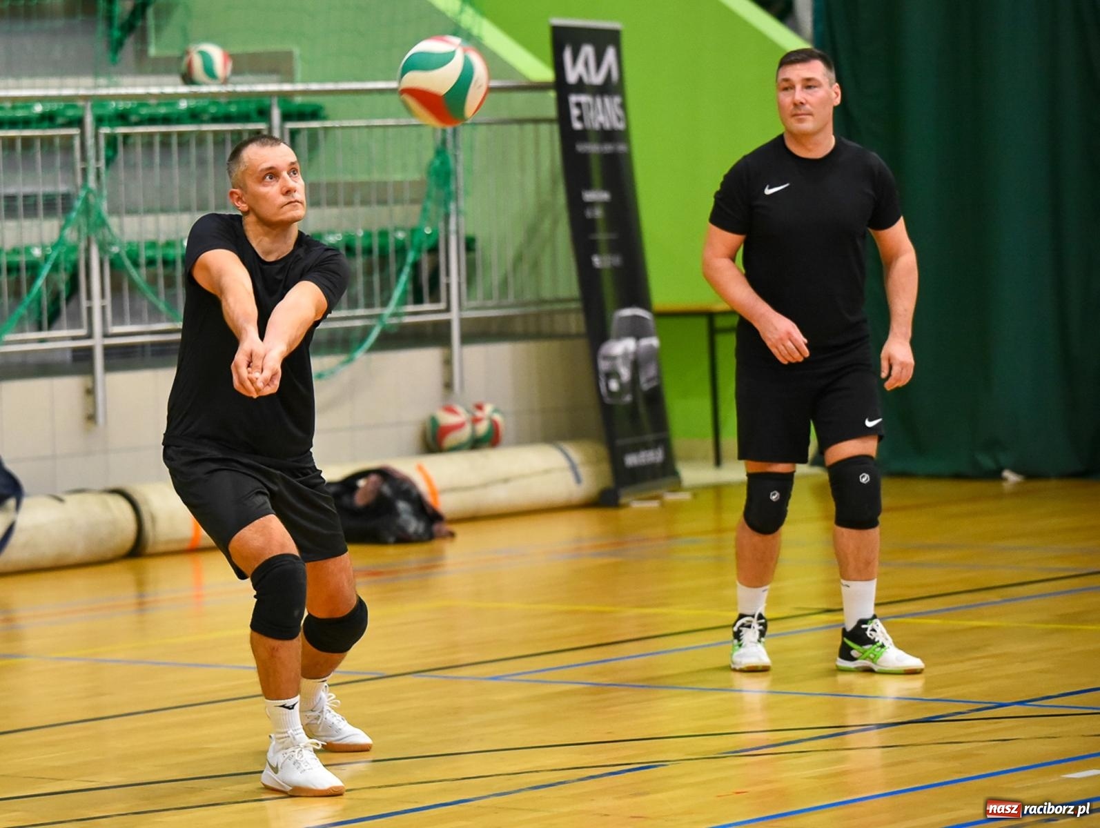 Zdjęcie w galerii na portalu naszraciborz.pl: Siatkarski Turniej Charytatywny w Raciborzu – sport i serca dla Sebastiana wiadomości z regionu