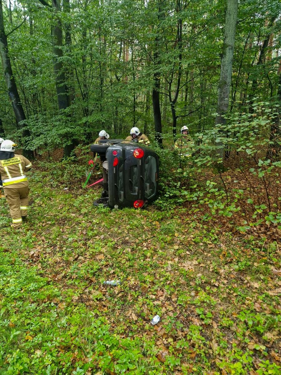 Zdjęcie w galerii na portalu naszraciborz.pl: Chevrolet dachował na trasie Rudy – Sośnicowice wiadomości z regionu