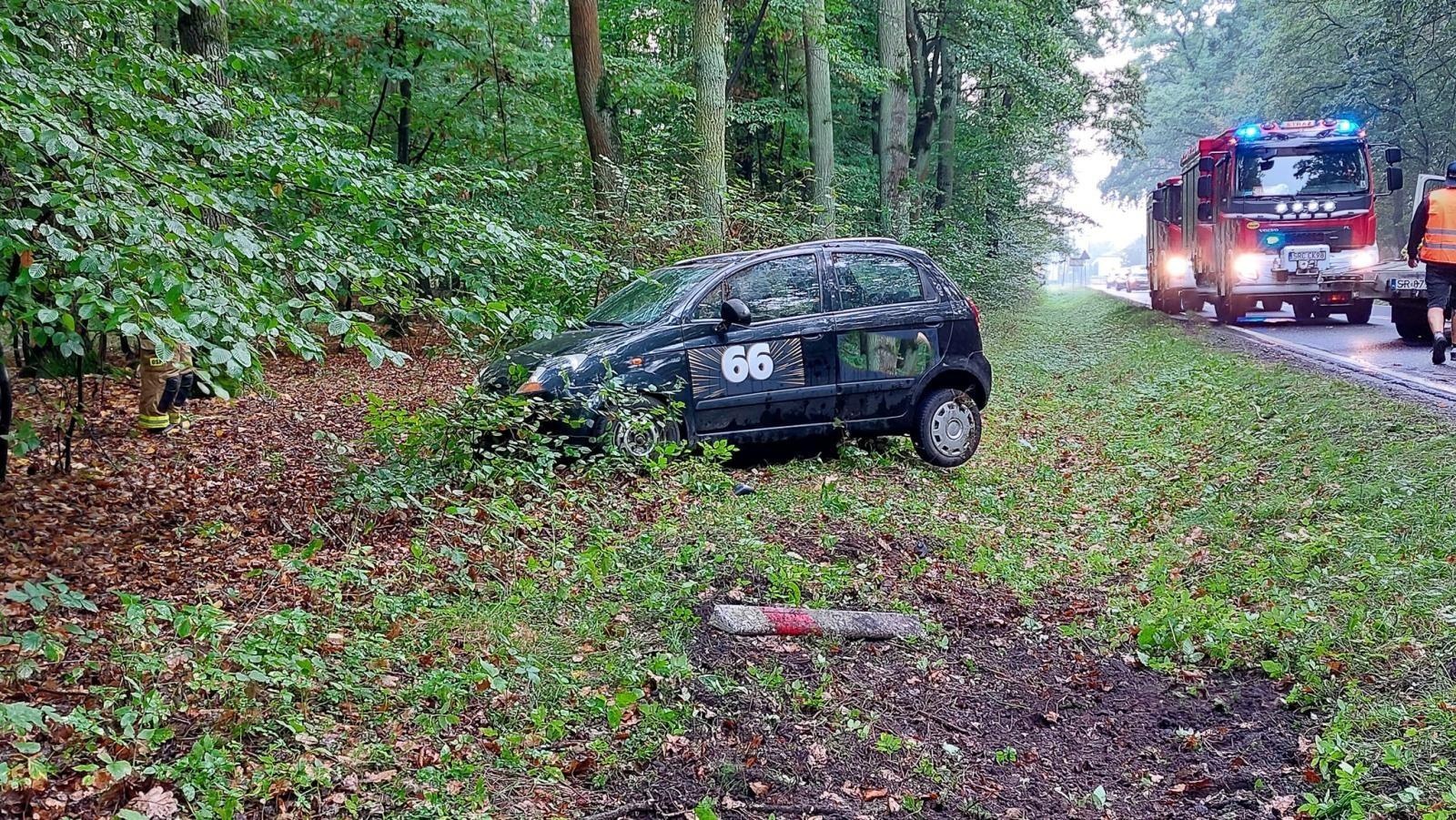 Zdjęcie w galerii na portalu naszraciborz.pl: Chevrolet dachował na trasie Rudy – Sośnicowice wiadomości z regionu