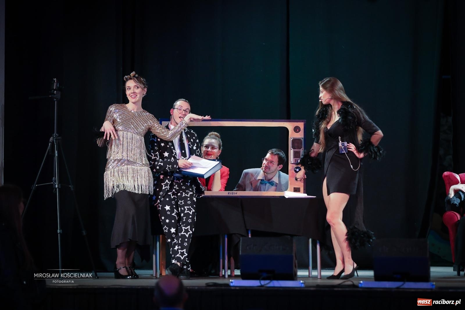 Zdjęcie w galerii na portalu naszraciborz.pl: Benefis Elżbiety i Andrzeja Biskupów w Raciborzu – muzyka, teatr i wspomnienia [FOTO] wiadomości z regionu