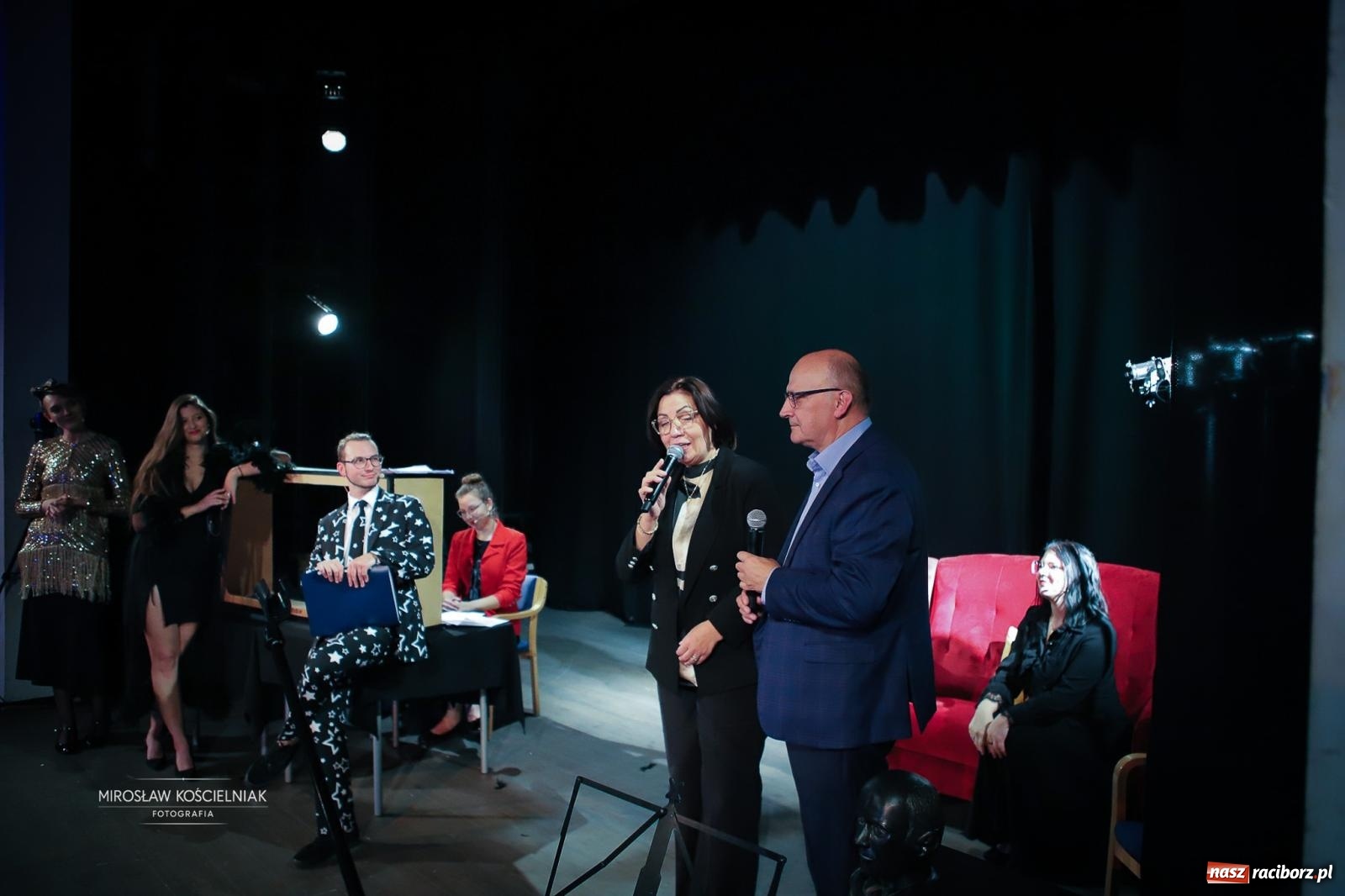 Zdjęcie w galerii na portalu naszraciborz.pl: Benefis Elżbiety i Andrzeja Biskupów w Raciborzu – muzyka, teatr i wspomnienia [FOTO] wiadomości z regionu