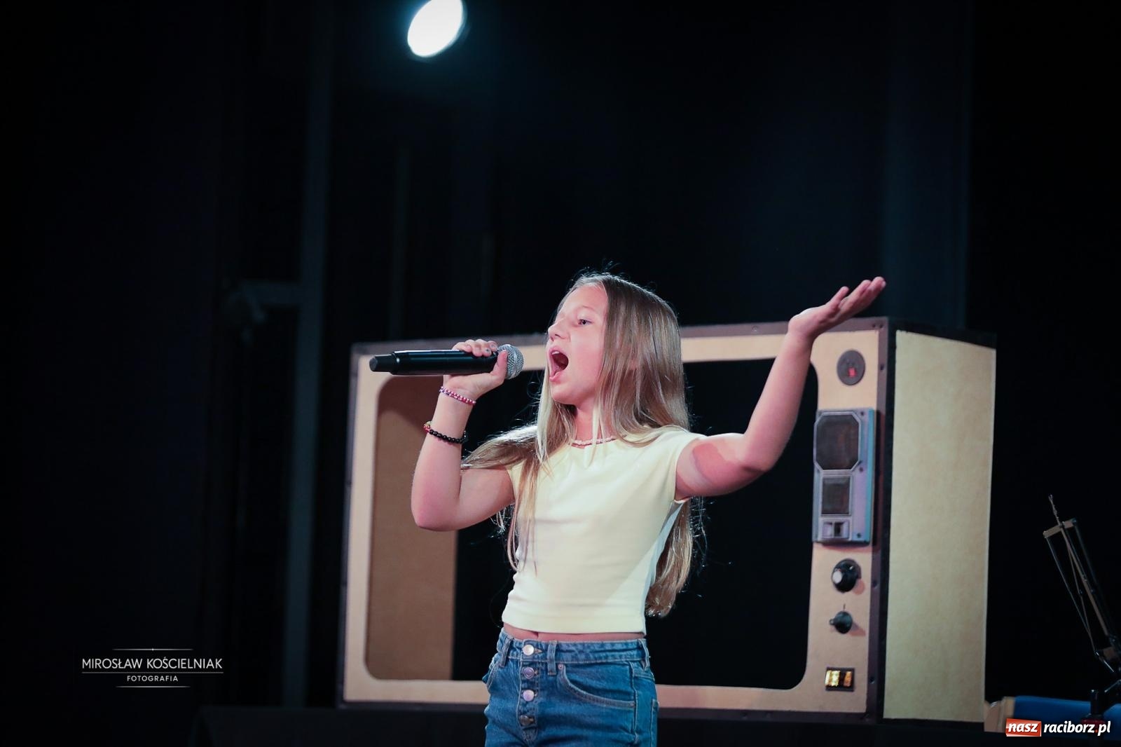 Zdjęcie w galerii na portalu naszraciborz.pl: Benefis Elżbiety i Andrzeja Biskupów w Raciborzu – muzyka, teatr i wspomnienia [FOTO] wiadomości z regionu