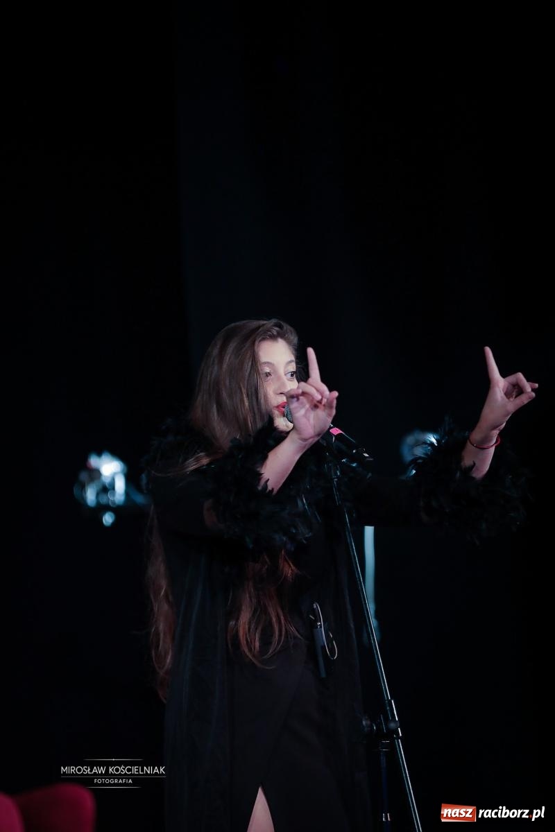 Zdjęcie w galerii na portalu naszraciborz.pl: Benefis Elżbiety i Andrzeja Biskupów w Raciborzu – muzyka, teatr i wspomnienia [FOTO] wiadomości z regionu