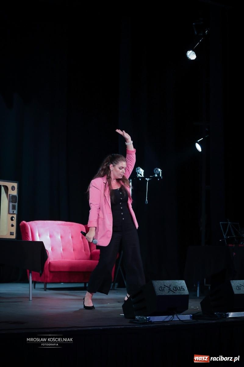 Zdjęcie w galerii na portalu naszraciborz.pl: Benefis Elżbiety i Andrzeja Biskupów w Raciborzu – muzyka, teatr i wspomnienia [FOTO] wiadomości z regionu