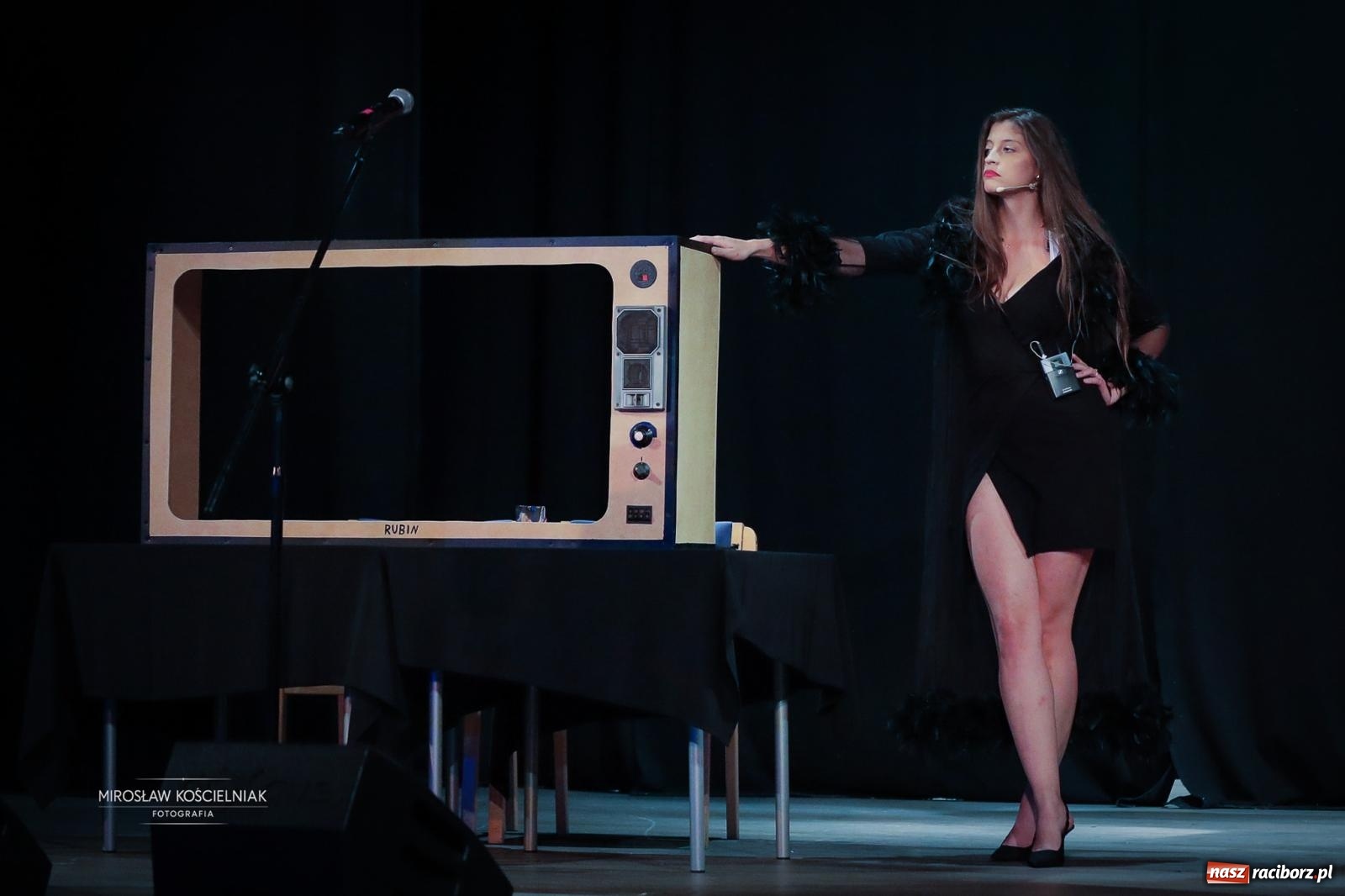 Zdjęcie w galerii na portalu naszraciborz.pl: Benefis Elżbiety i Andrzeja Biskupów w Raciborzu – muzyka, teatr i wspomnienia [FOTO] wiadomości z regionu