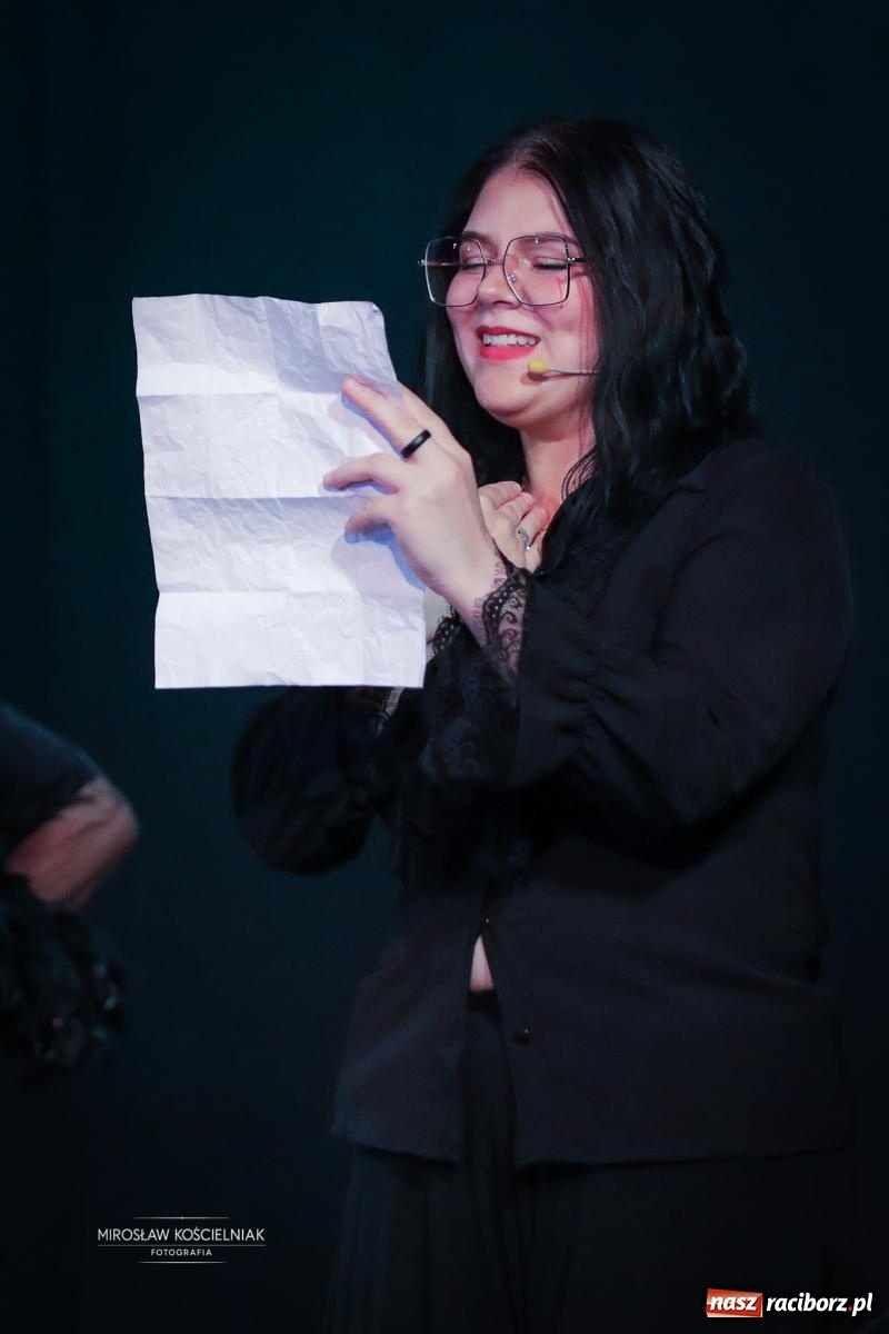 Zdjęcie w galerii na portalu naszraciborz.pl: Benefis Elżbiety i Andrzeja Biskupów w Raciborzu – muzyka, teatr i wspomnienia [FOTO] wiadomości z regionu