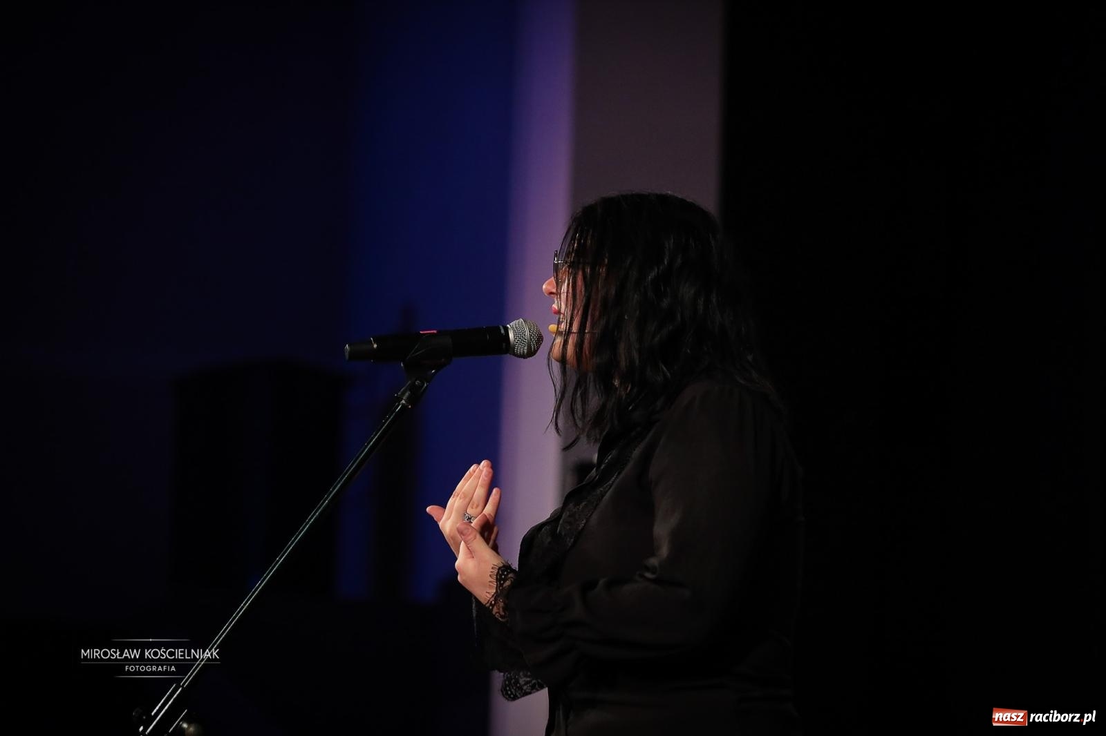 Zdjęcie w galerii na portalu naszraciborz.pl: Benefis Elżbiety i Andrzeja Biskupów w Raciborzu – muzyka, teatr i wspomnienia [FOTO] wiadomości z regionu