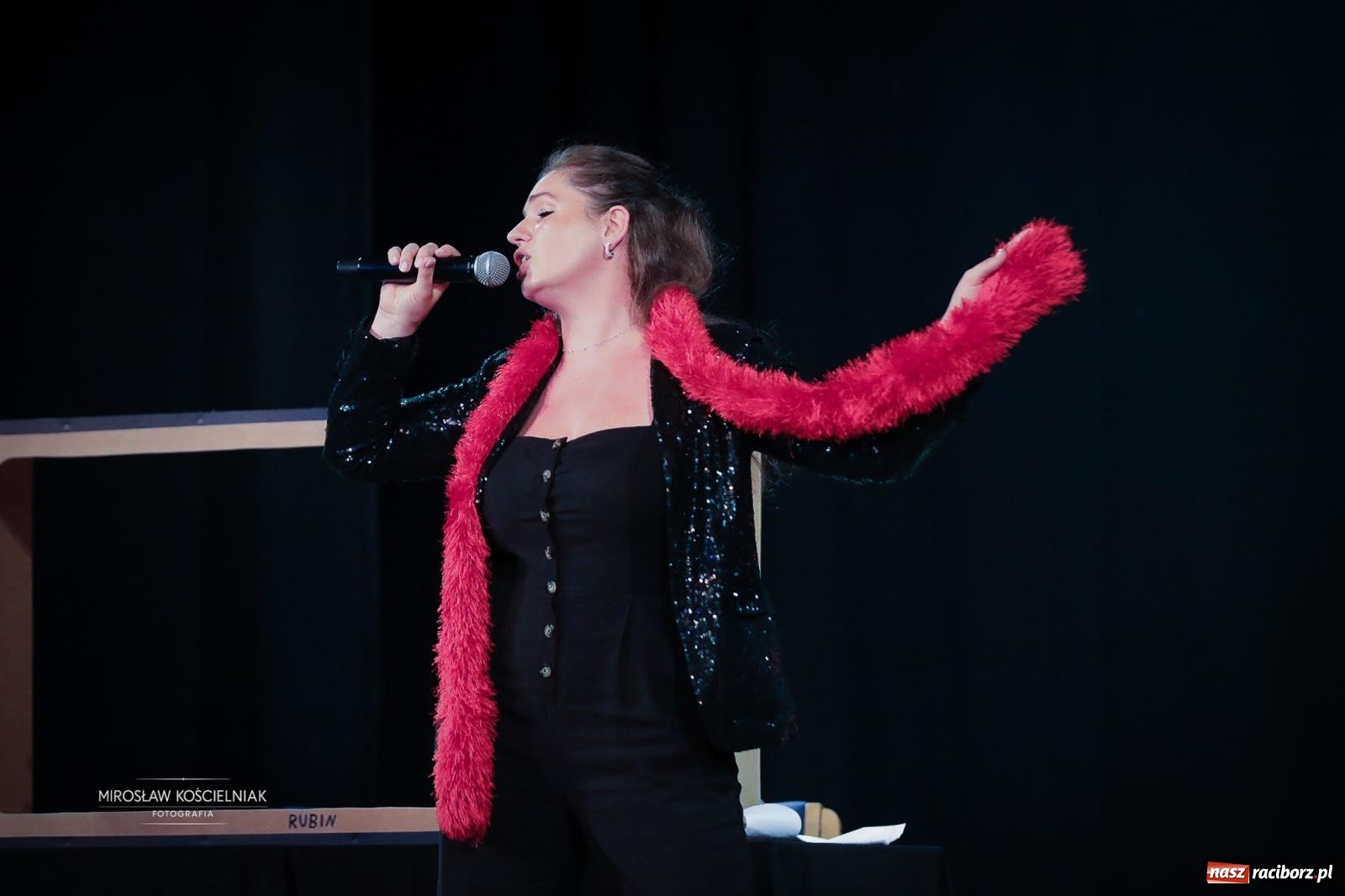 Zdjęcie w galerii na portalu naszraciborz.pl: Benefis Elżbiety i Andrzeja Biskupów w Raciborzu – muzyka, teatr i wspomnienia [FOTO] wiadomości z regionu