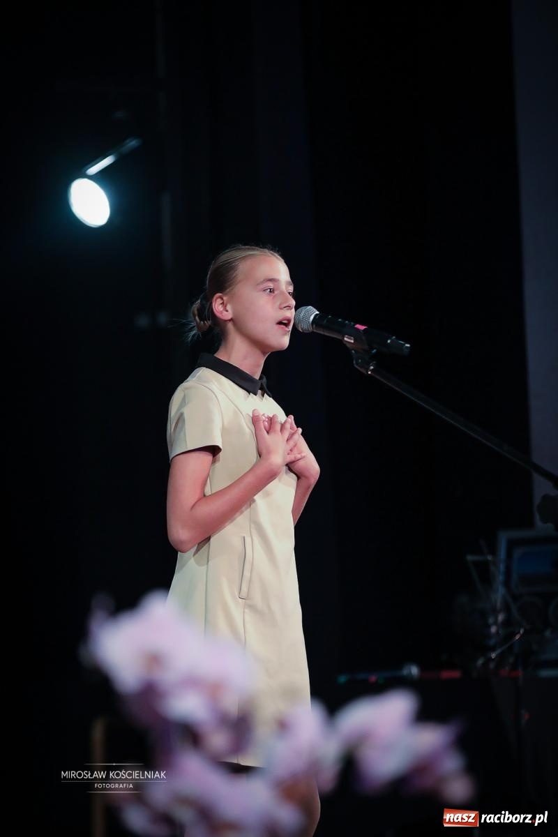 Zdjęcie w galerii na portalu naszraciborz.pl: Benefis Elżbiety i Andrzeja Biskupów w Raciborzu – muzyka, teatr i wspomnienia [FOTO] wiadomości z regionu