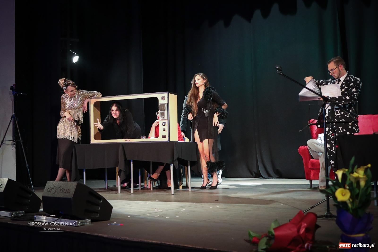 Zdjęcie w galerii na portalu naszraciborz.pl: Benefis Elżbiety i Andrzeja Biskupów w Raciborzu – muzyka, teatr i wspomnienia [FOTO] wiadomości z regionu