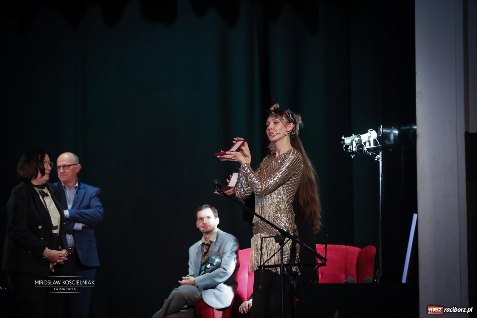 Zdjęcie w galerii na portalu naszraciborz.pl: Benefis Elżbiety i Andrzeja Biskupów w Raciborzu – muzyka, teatr i wspomnienia [FOTO] wiadomości z regionu