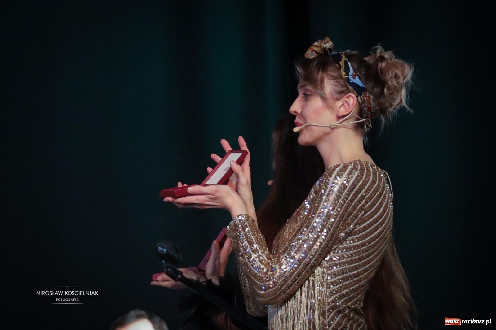 Zdjęcie w galerii na portalu naszraciborz.pl: Benefis Elżbiety i Andrzeja Biskupów w Raciborzu – muzyka, teatr i wspomnienia [FOTO] wiadomości z regionu