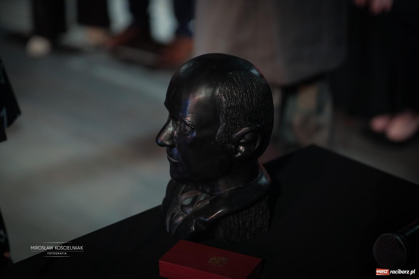 Zdjęcie w galerii na portalu naszraciborz.pl: Benefis Elżbiety i Andrzeja Biskupów w Raciborzu – muzyka, teatr i wspomnienia [FOTO] wiadomości z regionu