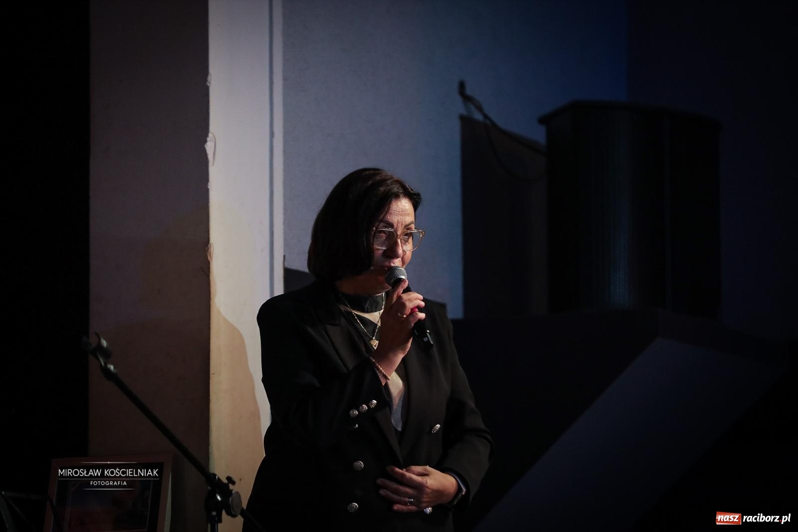 Zdjęcie w galerii na portalu naszraciborz.pl: Benefis Elżbiety i Andrzeja Biskupów w Raciborzu – muzyka, teatr i wspomnienia [FOTO] wiadomości z regionu