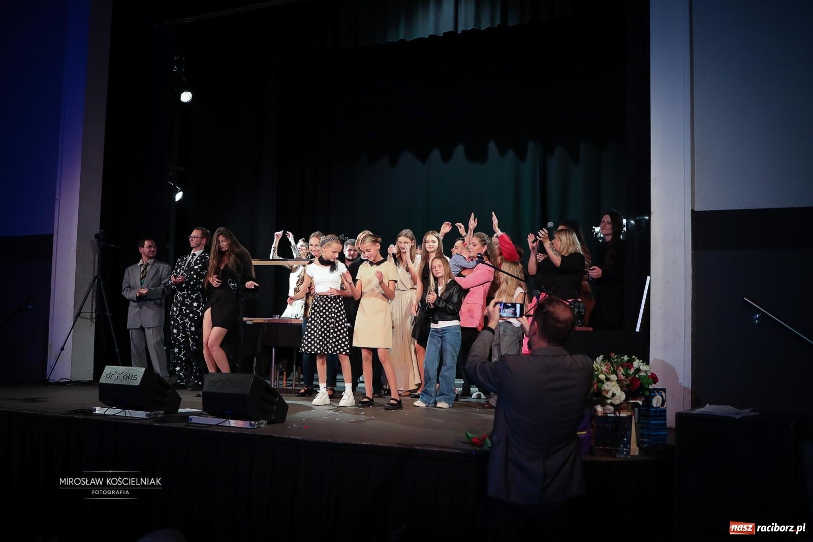 Zdjęcie w galerii na portalu naszraciborz.pl: Benefis Elżbiety i Andrzeja Biskupów w Raciborzu – muzyka, teatr i wspomnienia [FOTO] wiadomości z regionu