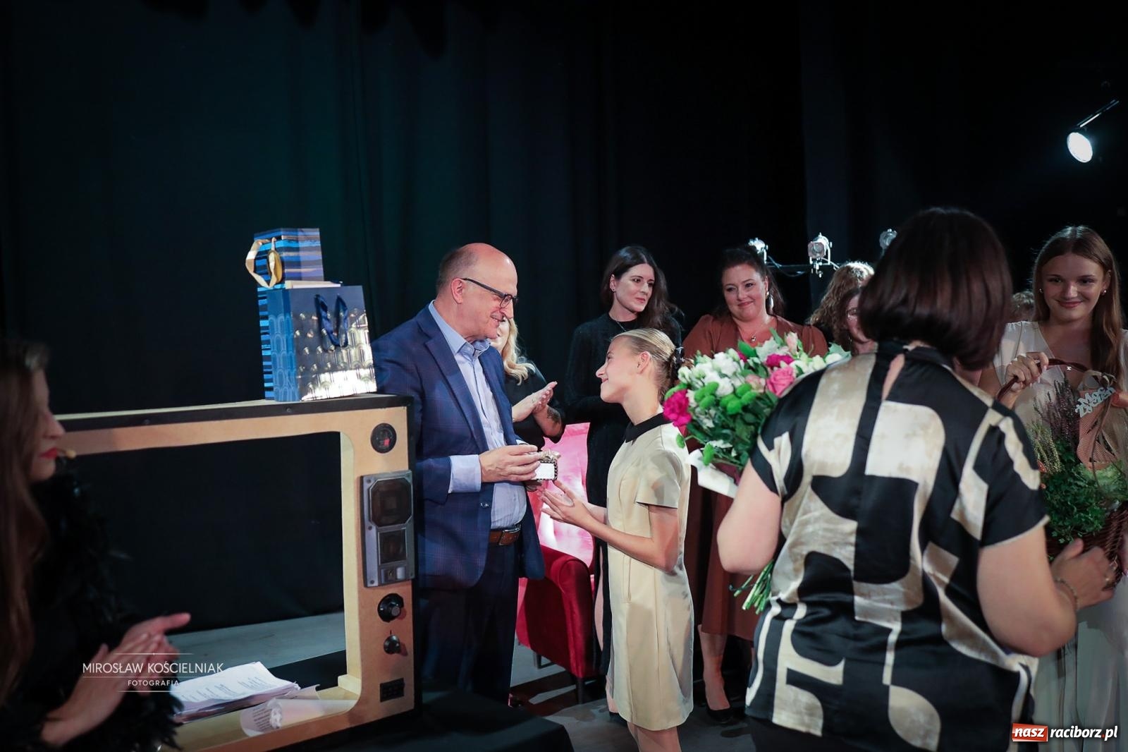 Zdjęcie w galerii na portalu naszraciborz.pl: Benefis Elżbiety i Andrzeja Biskupów w Raciborzu – muzyka, teatr i wspomnienia [FOTO] wiadomości z regionu