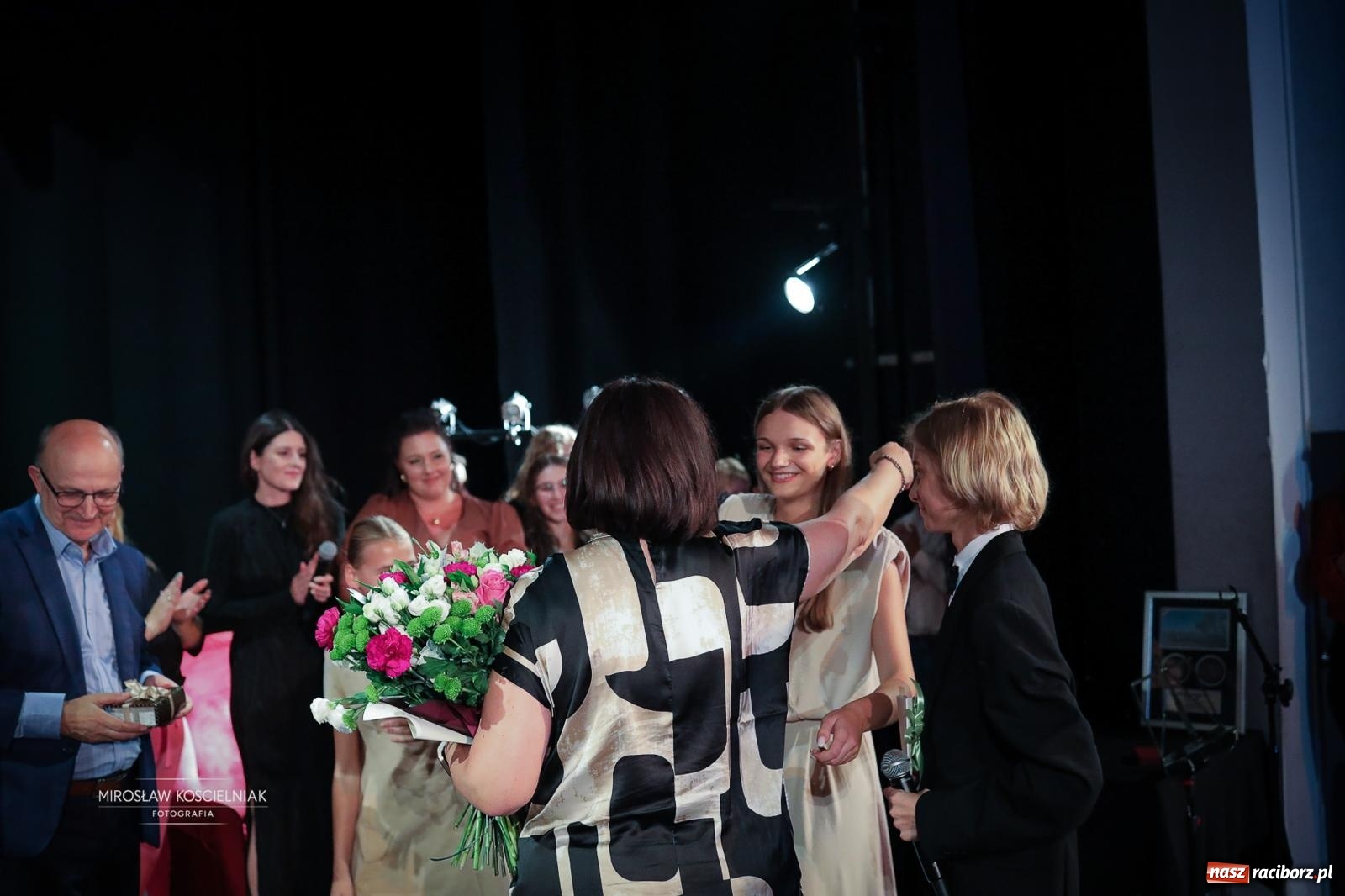 Zdjęcie w galerii na portalu naszraciborz.pl: Benefis Elżbiety i Andrzeja Biskupów w Raciborzu – muzyka, teatr i wspomnienia [FOTO] wiadomości z regionu