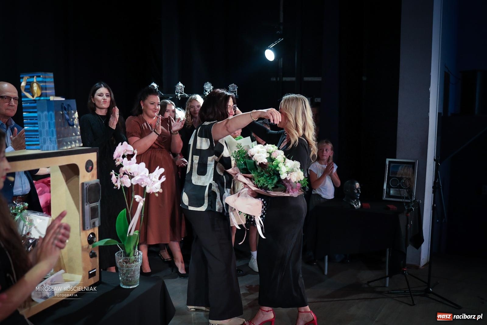 Zdjęcie w galerii na portalu naszraciborz.pl: Benefis Elżbiety i Andrzeja Biskupów w Raciborzu – muzyka, teatr i wspomnienia [FOTO] wiadomości z regionu