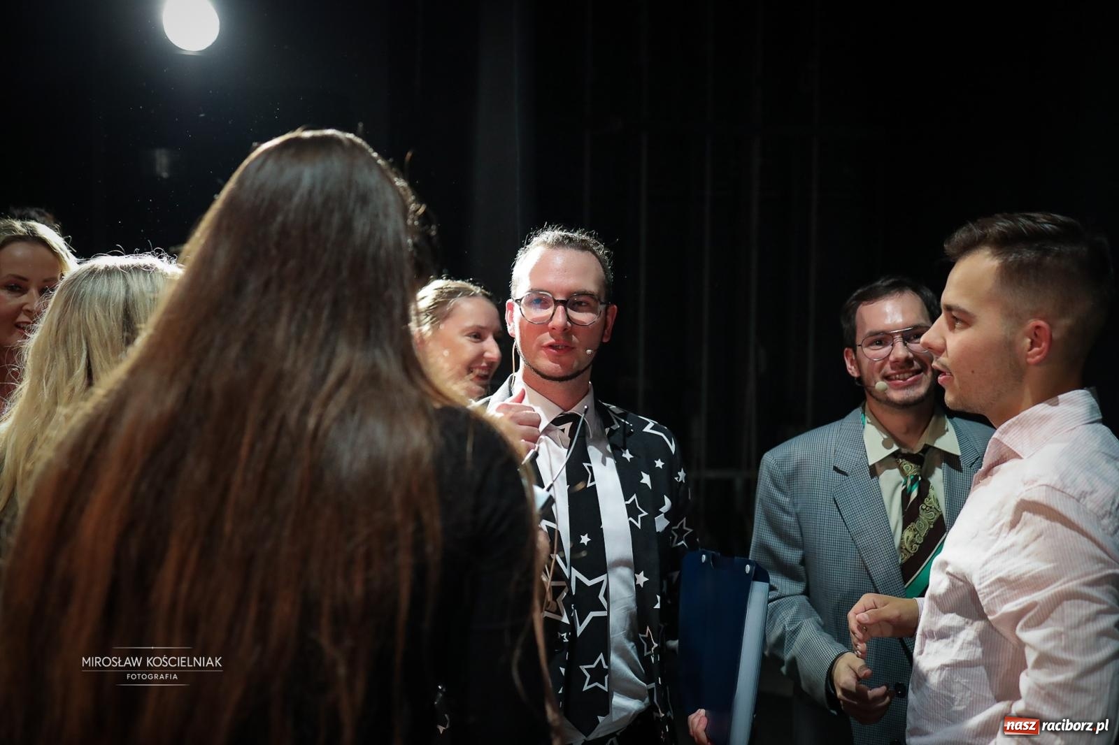 Zdjęcie w galerii na portalu naszraciborz.pl: Benefis Elżbiety i Andrzeja Biskupów w Raciborzu – muzyka, teatr i wspomnienia [FOTO] wiadomości z regionu