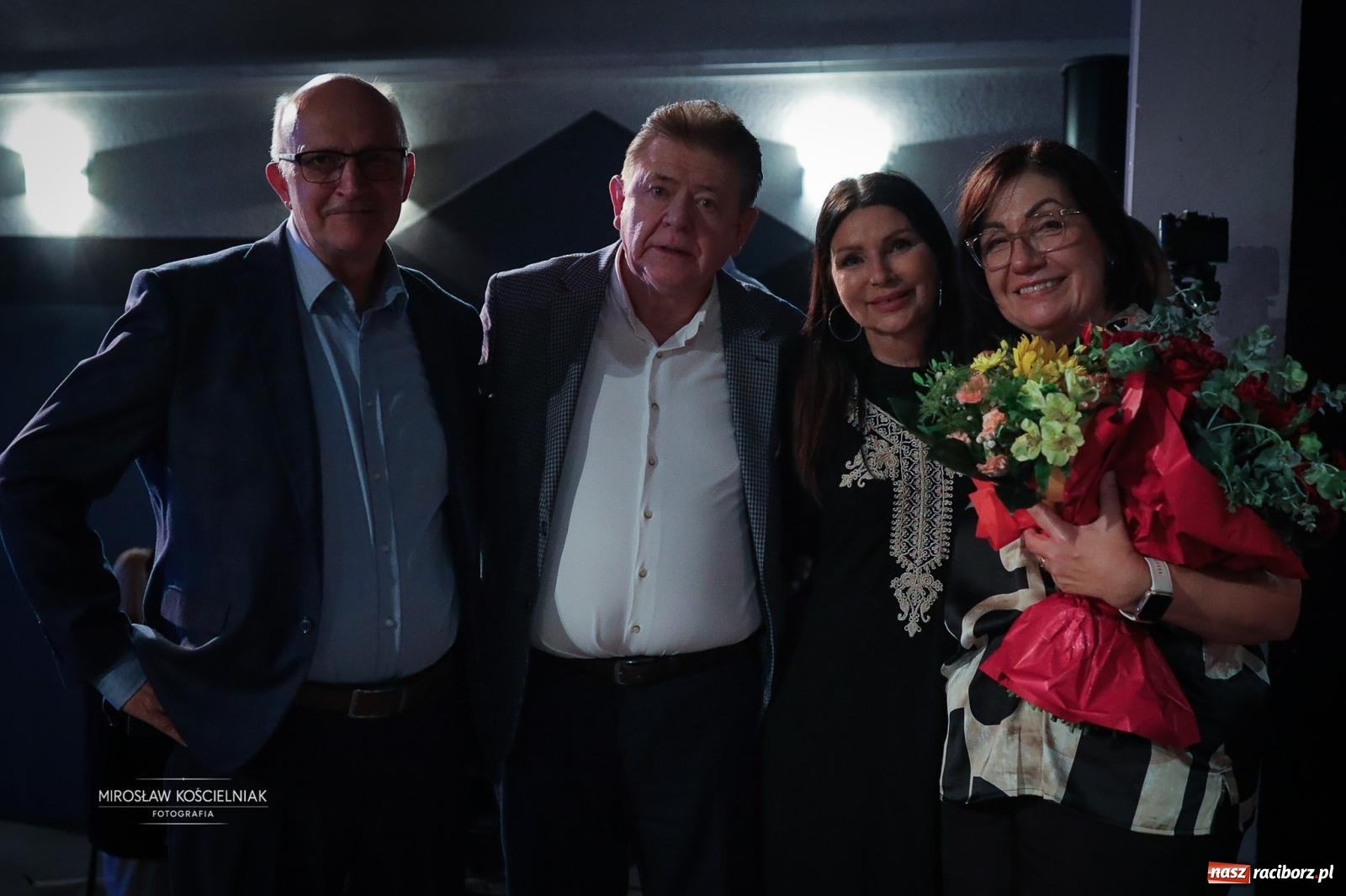 Zdjęcie w galerii na portalu naszraciborz.pl: Benefis Elżbiety i Andrzeja Biskupów w Raciborzu – muzyka, teatr i wspomnienia [FOTO] wiadomości z regionu