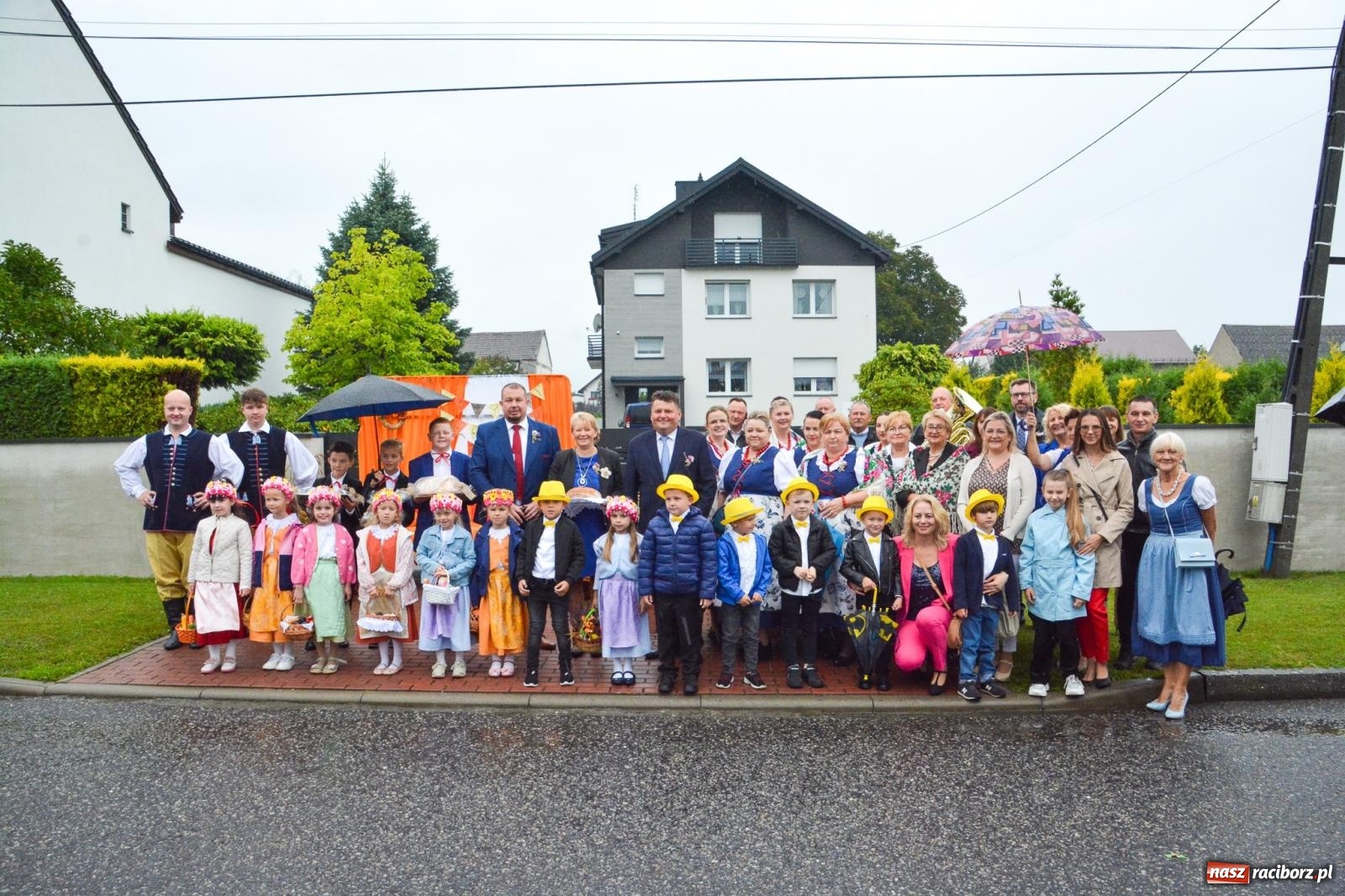 Zdjęcie w galerii na portalu naszraciborz.pl: Dożynki 2025. Tworków nie przestraszył się deszczu [FOTO i WIDEO] wiadomości z regionu
