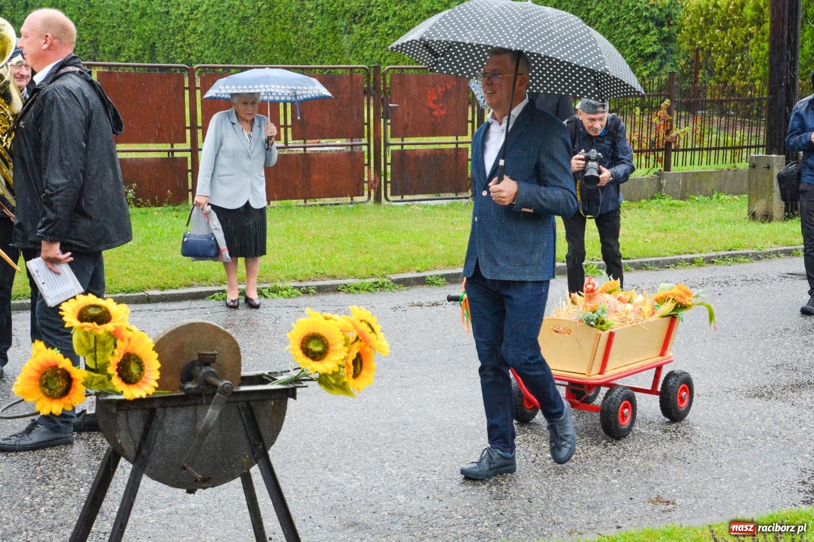 Zdjęcie w galerii na portalu naszraciborz.pl: Dożynki 2025. Tworków nie przestraszył się deszczu [FOTO i WIDEO] wiadomości z regionu