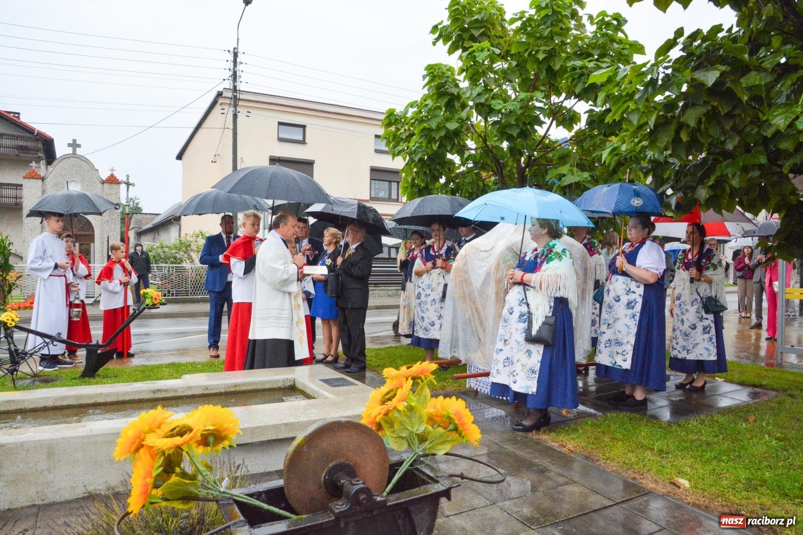 Zdjęcie w galerii na portalu naszraciborz.pl: Dożynki 2025. Tworków nie przestraszył się deszczu [FOTO i WIDEO] wiadomości z regionu