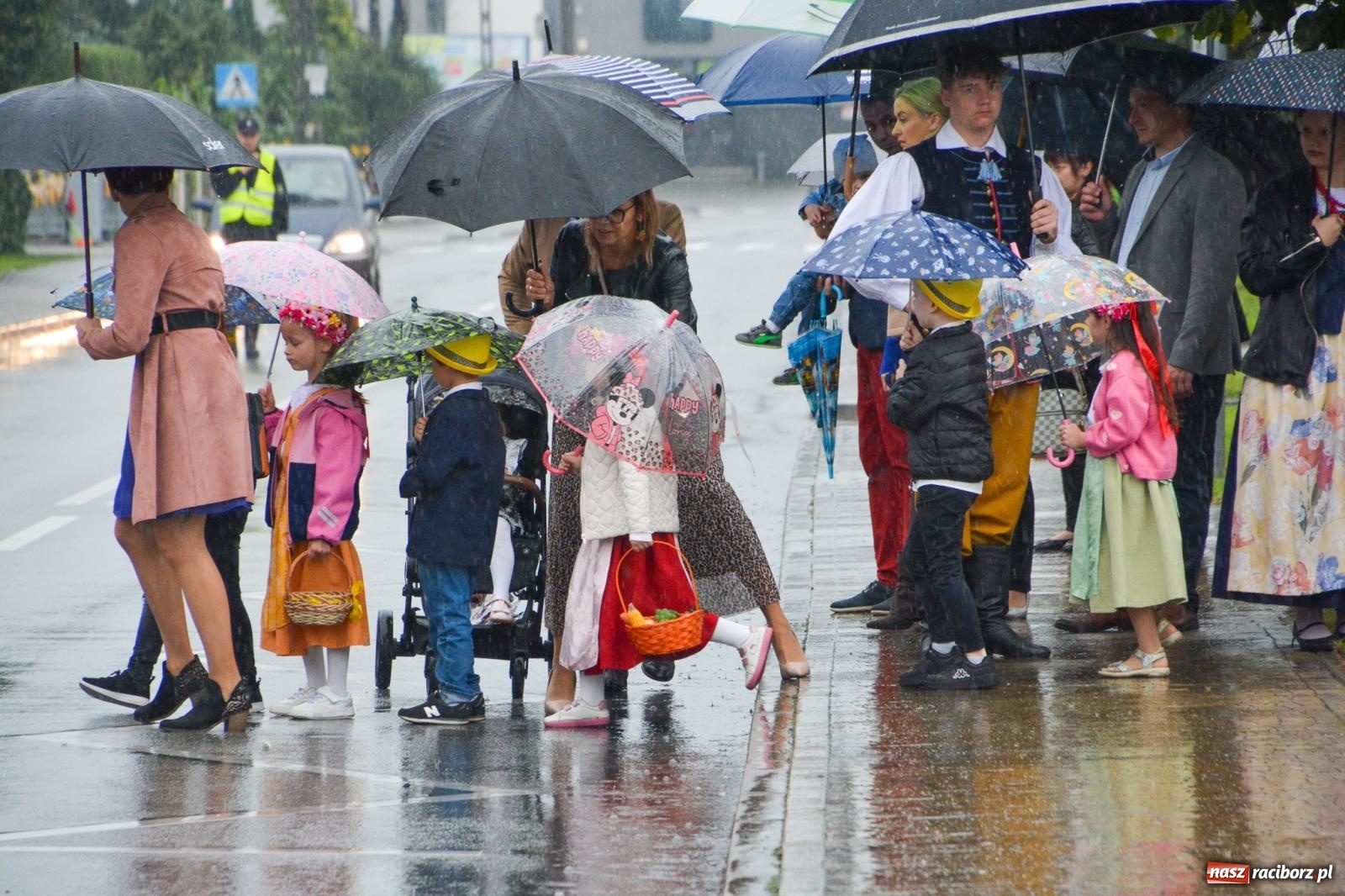 Zdjęcie w galerii na portalu naszraciborz.pl: Dożynki 2025. Tworków nie przestraszył się deszczu [FOTO i WIDEO] wiadomości z regionu