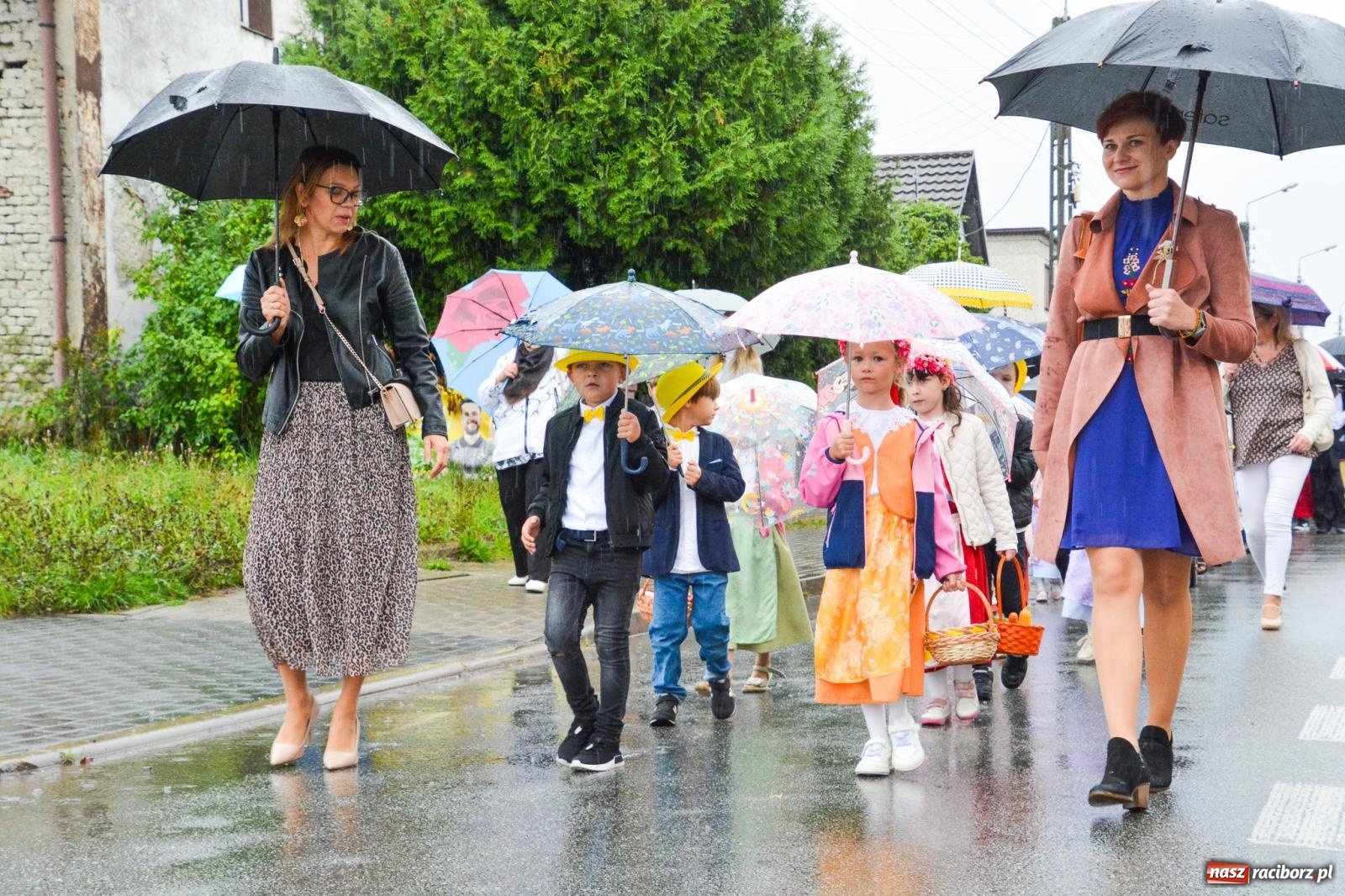 Zdjęcie w galerii na portalu naszraciborz.pl: Dożynki 2025. Tworków nie przestraszył się deszczu [FOTO i WIDEO] wiadomości z regionu