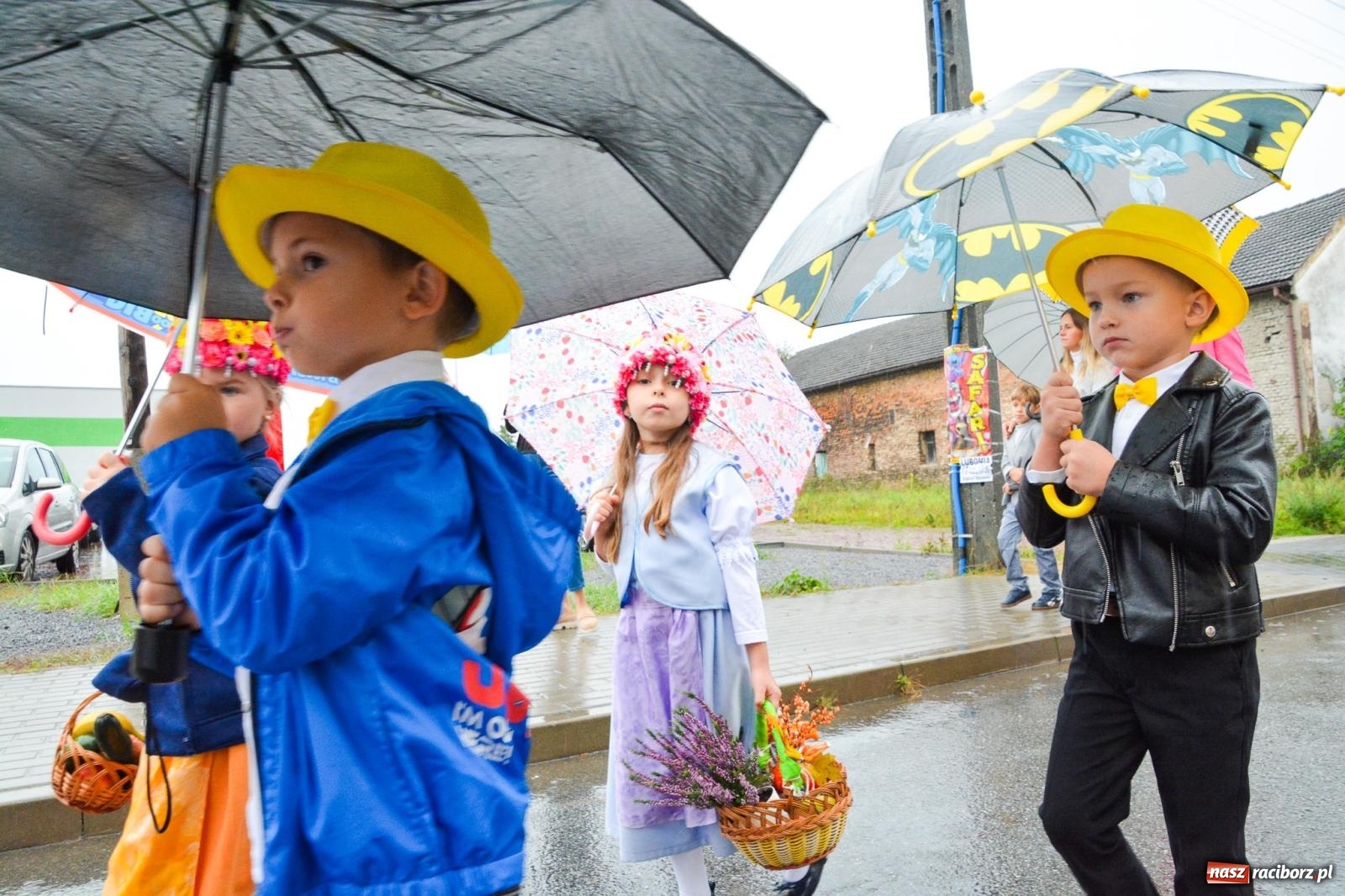 Zdjęcie w galerii na portalu naszraciborz.pl: Dożynki 2025. Tworków nie przestraszył się deszczu [FOTO i WIDEO] wiadomości z regionu