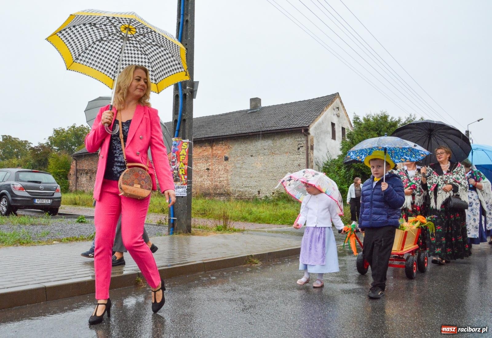 Zdjęcie w galerii na portalu naszraciborz.pl: Dożynki 2025. Tworków nie przestraszył się deszczu [FOTO i WIDEO] wiadomości z regionu