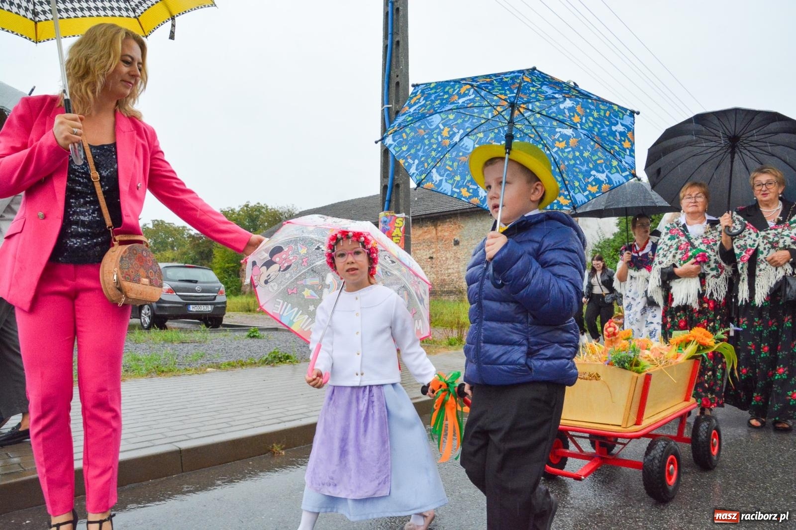 Zdjęcie w galerii na portalu naszraciborz.pl: Dożynki 2025. Tworków nie przestraszył się deszczu [FOTO i WIDEO] wiadomości z regionu