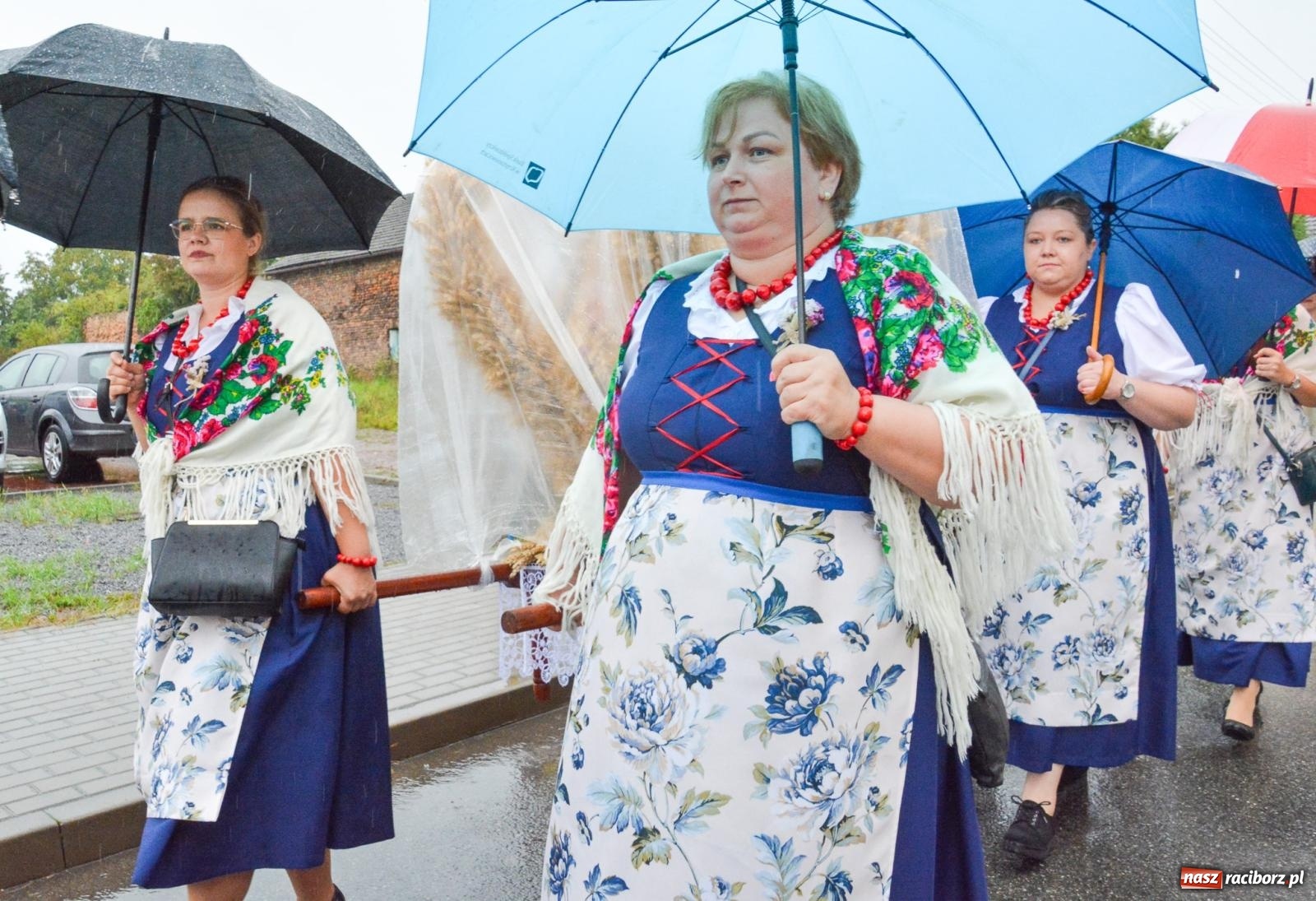 Zdjęcie w galerii na portalu naszraciborz.pl: Dożynki 2025. Tworków nie przestraszył się deszczu [FOTO i WIDEO] wiadomości z regionu