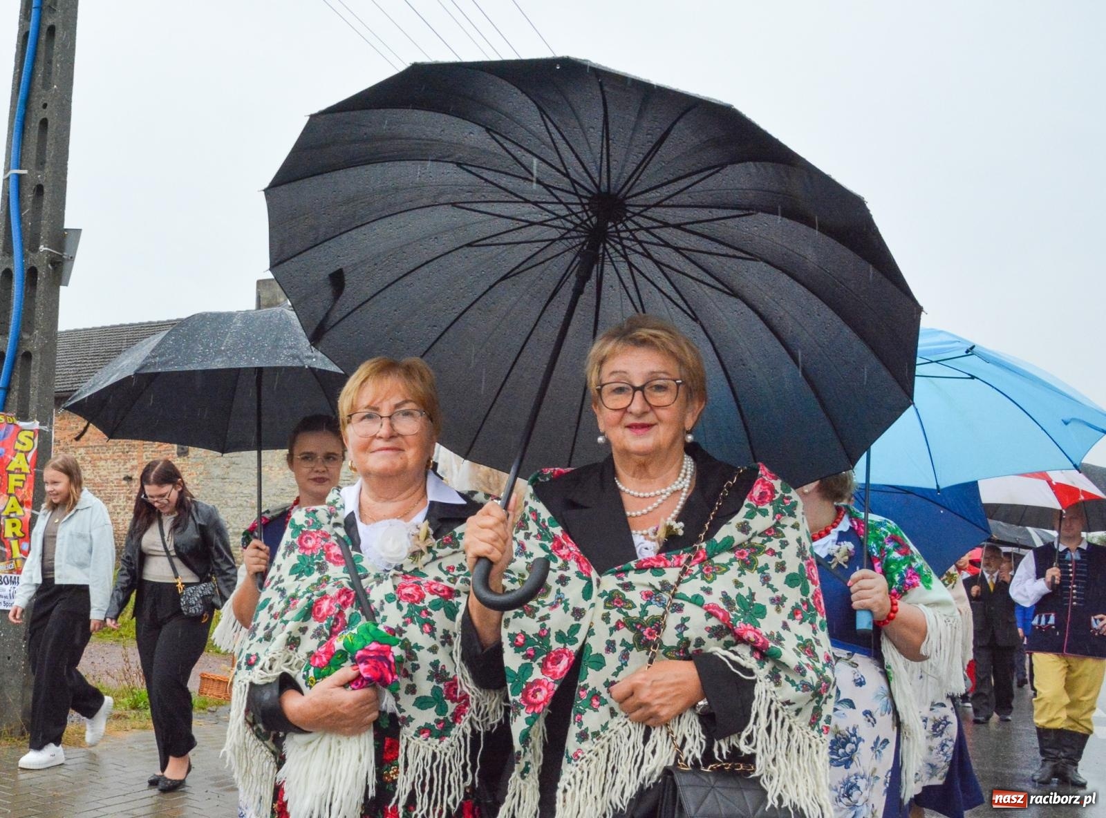 Zdjęcie w galerii na portalu naszraciborz.pl: Dożynki 2025. Tworków nie przestraszył się deszczu [FOTO i WIDEO] wiadomości z regionu