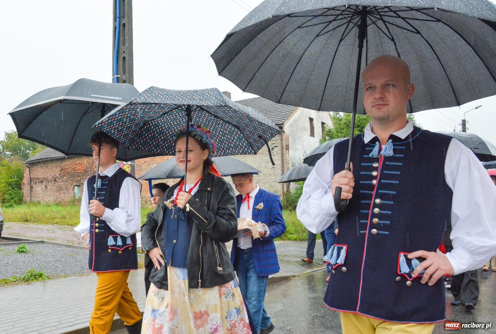 Zdjęcie w galerii na portalu naszraciborz.pl: Dożynki 2025. Tworków nie przestraszył się deszczu [FOTO i WIDEO] wiadomości z regionu