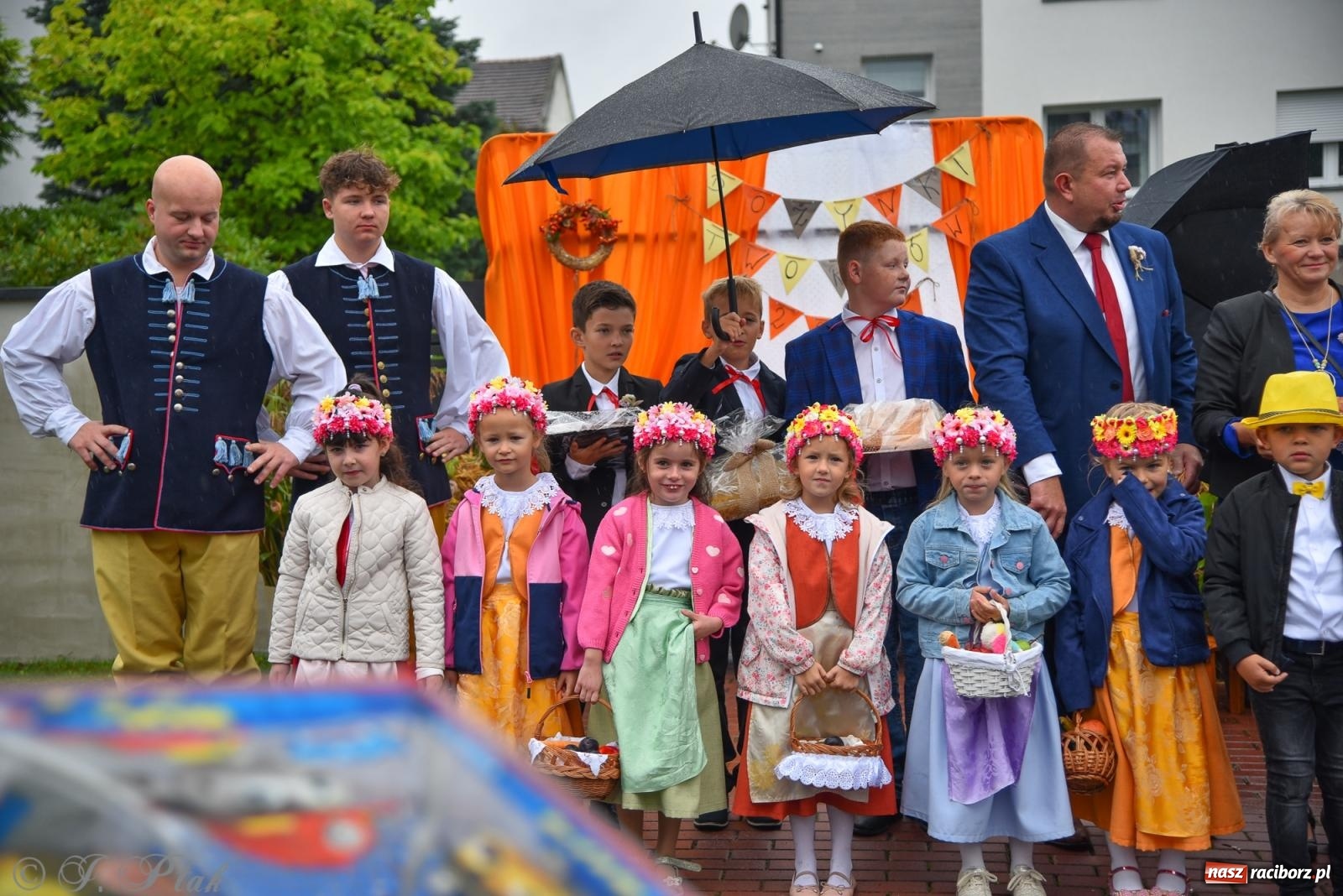 Zdjęcie w galerii na portalu naszraciborz.pl: Dożynki 2025. Tworków nie przestraszył się deszczu [FOTO i WIDEO] wiadomości z regionu