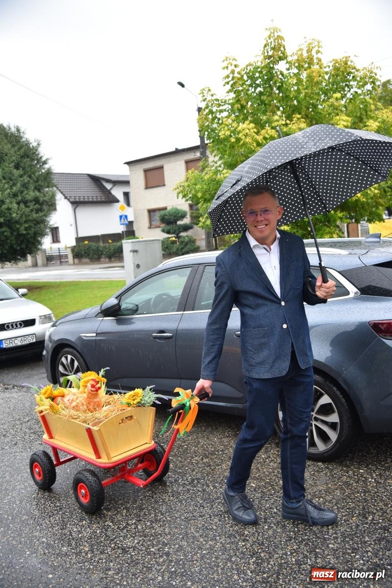 Zdjęcie w galerii na portalu naszraciborz.pl: Dożynki 2025. Tworków nie przestraszył się deszczu [FOTO i WIDEO] wiadomości z regionu