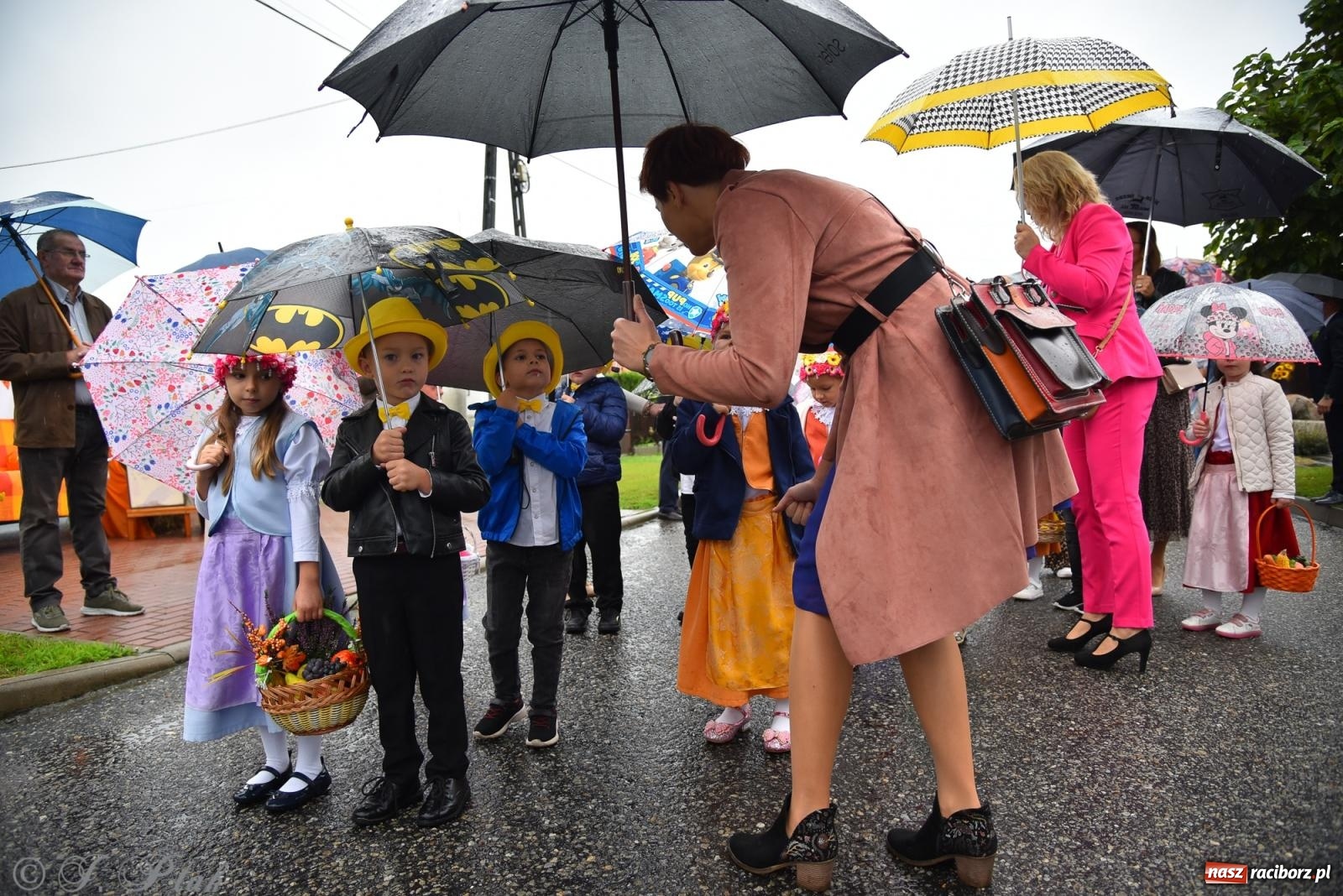 Zdjęcie w galerii na portalu naszraciborz.pl: Dożynki 2025. Tworków nie przestraszył się deszczu [FOTO i WIDEO] wiadomości z regionu